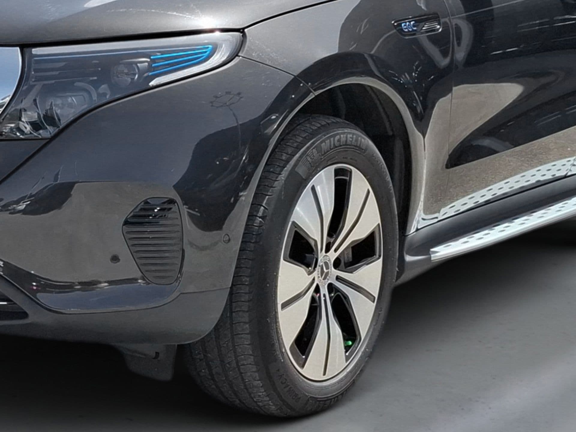 Mercedes-Benz EQC - 6