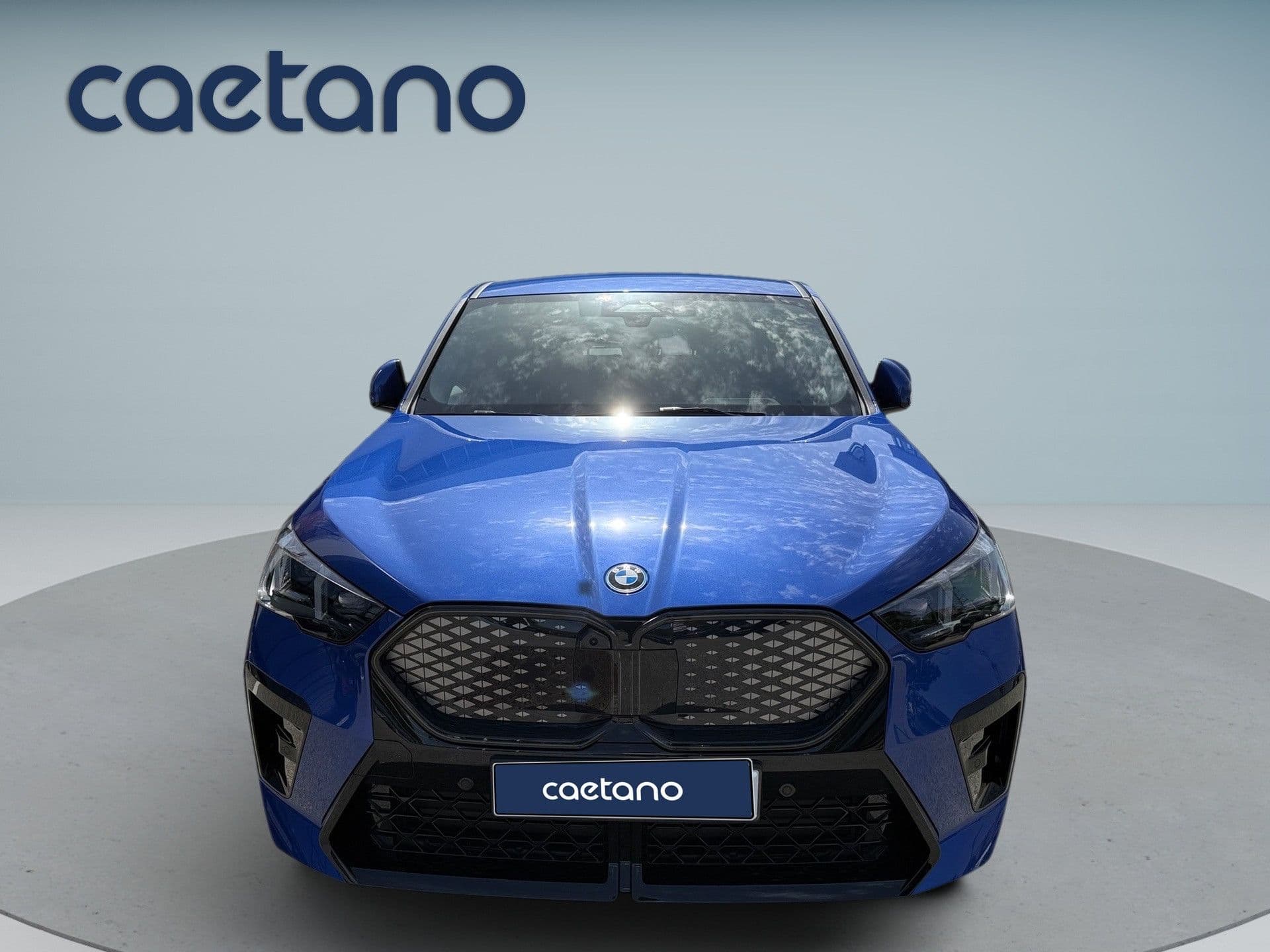 BMW iX2 - 10