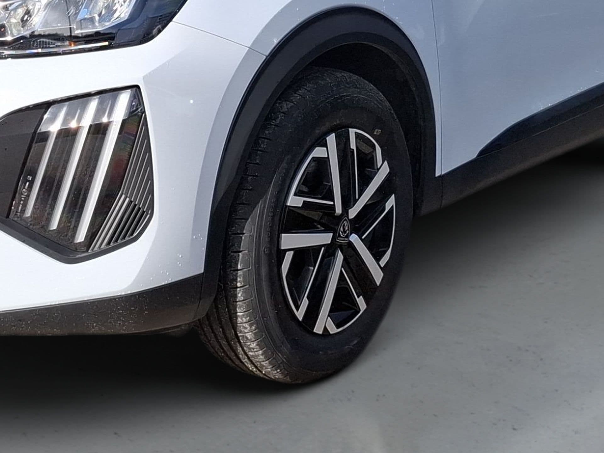 Peugeot 2008 - 6