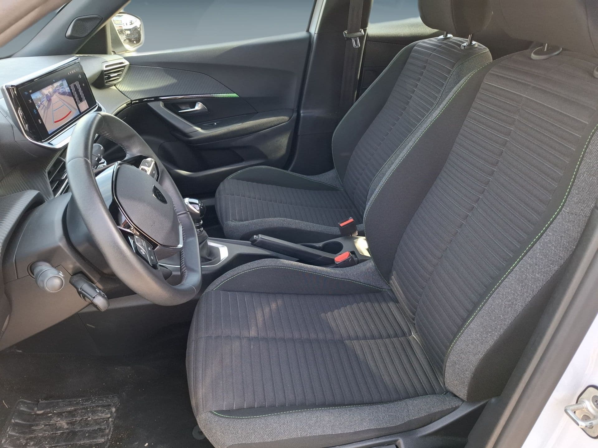 Peugeot 2008 - 11