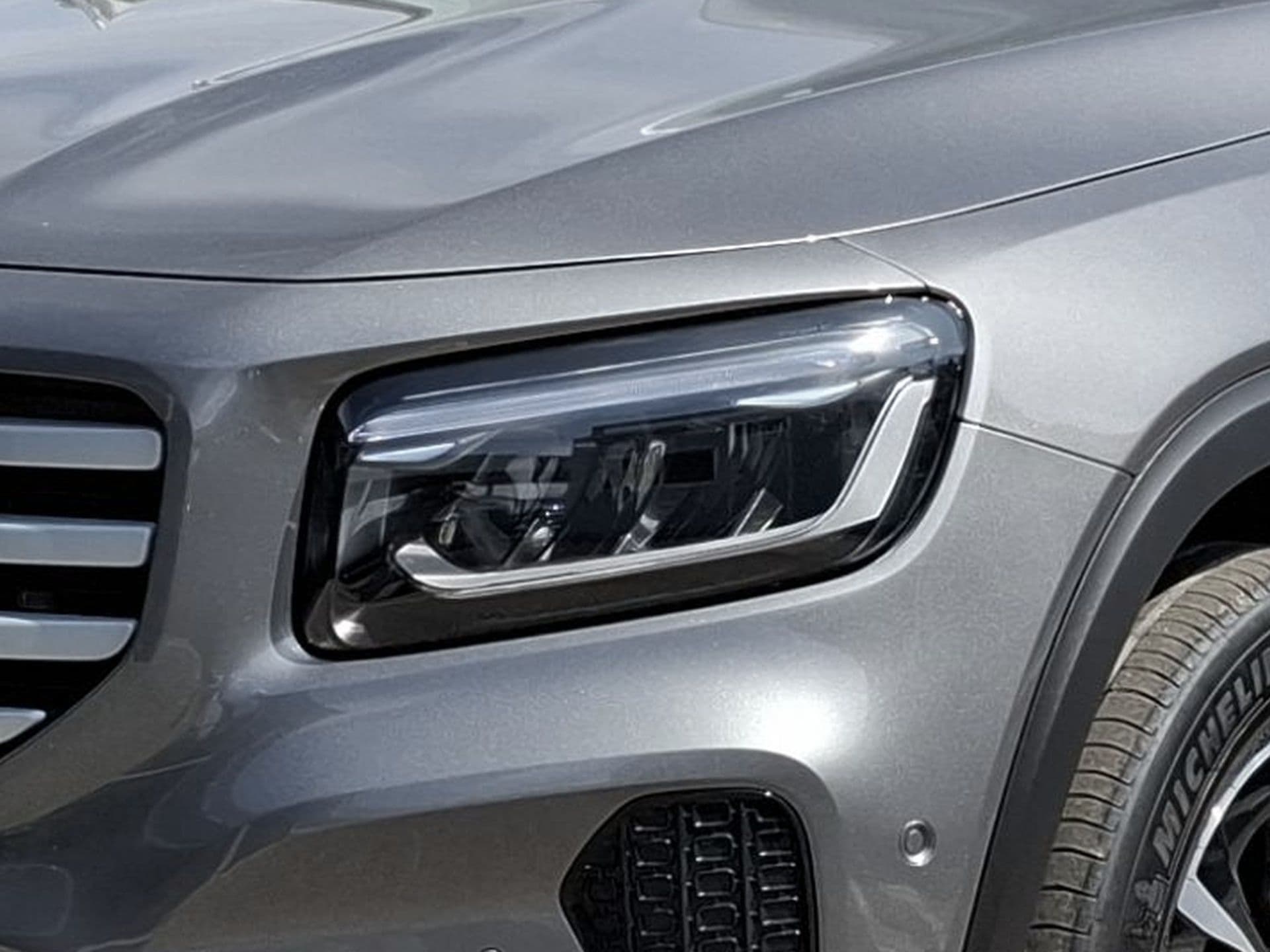 Mercedes-Benz GLB - 4