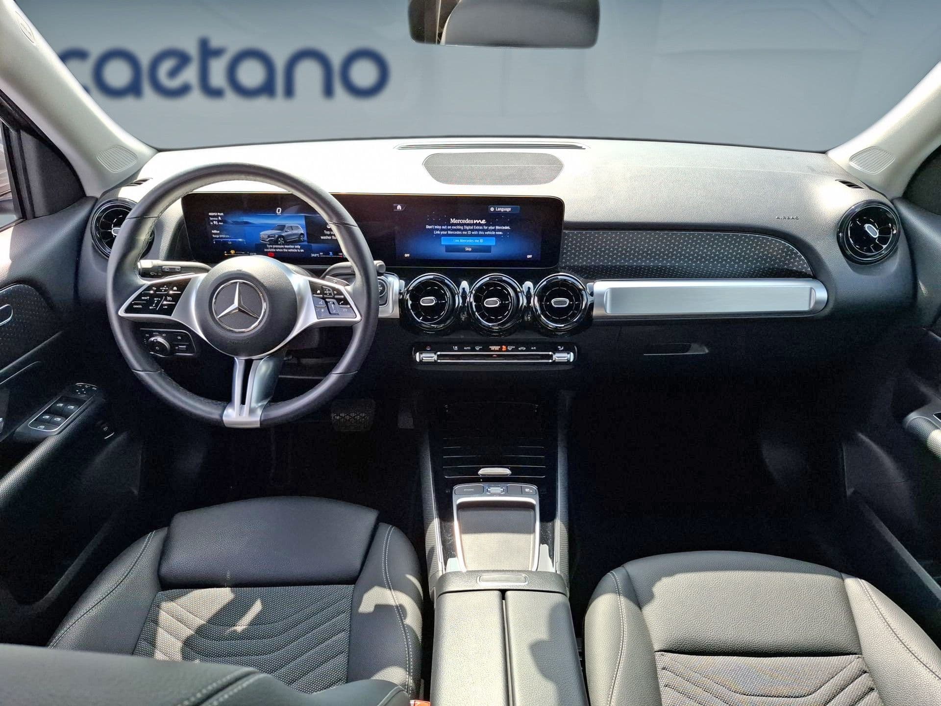 Mercedes-Benz GLB - 11