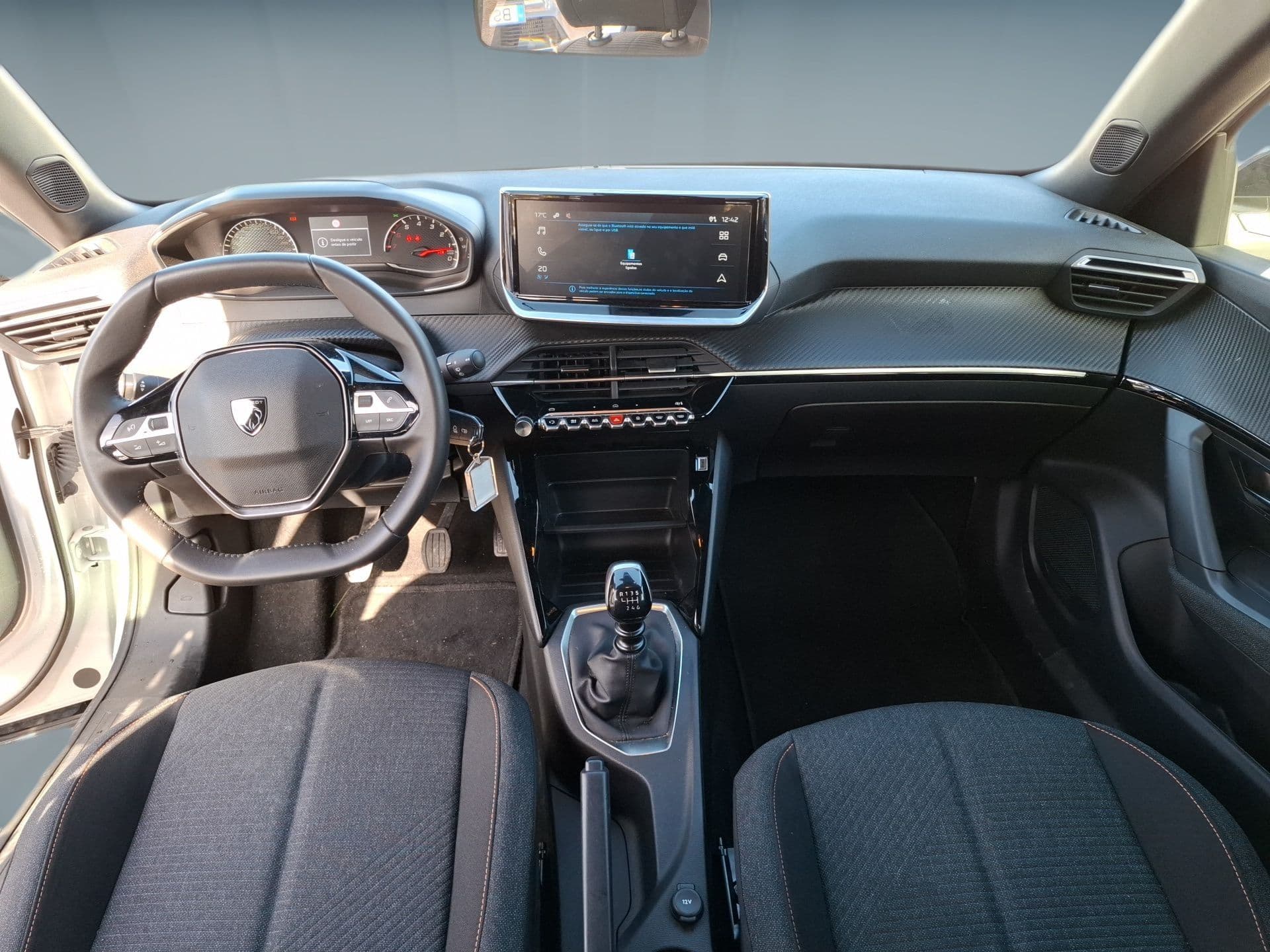 Peugeot 2008 - 12