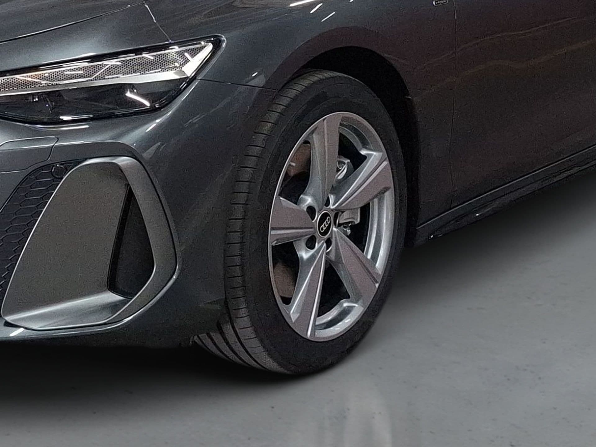 Audi A6 - 4