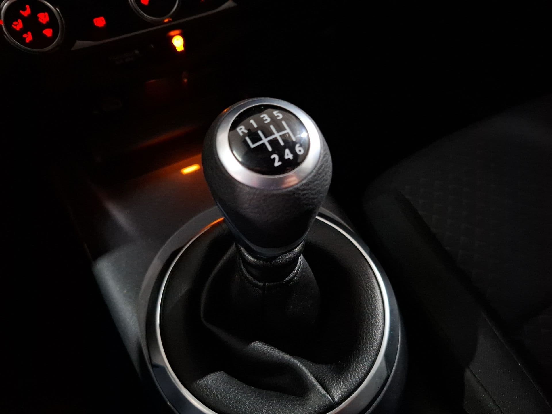 Nissan JUKE - 12