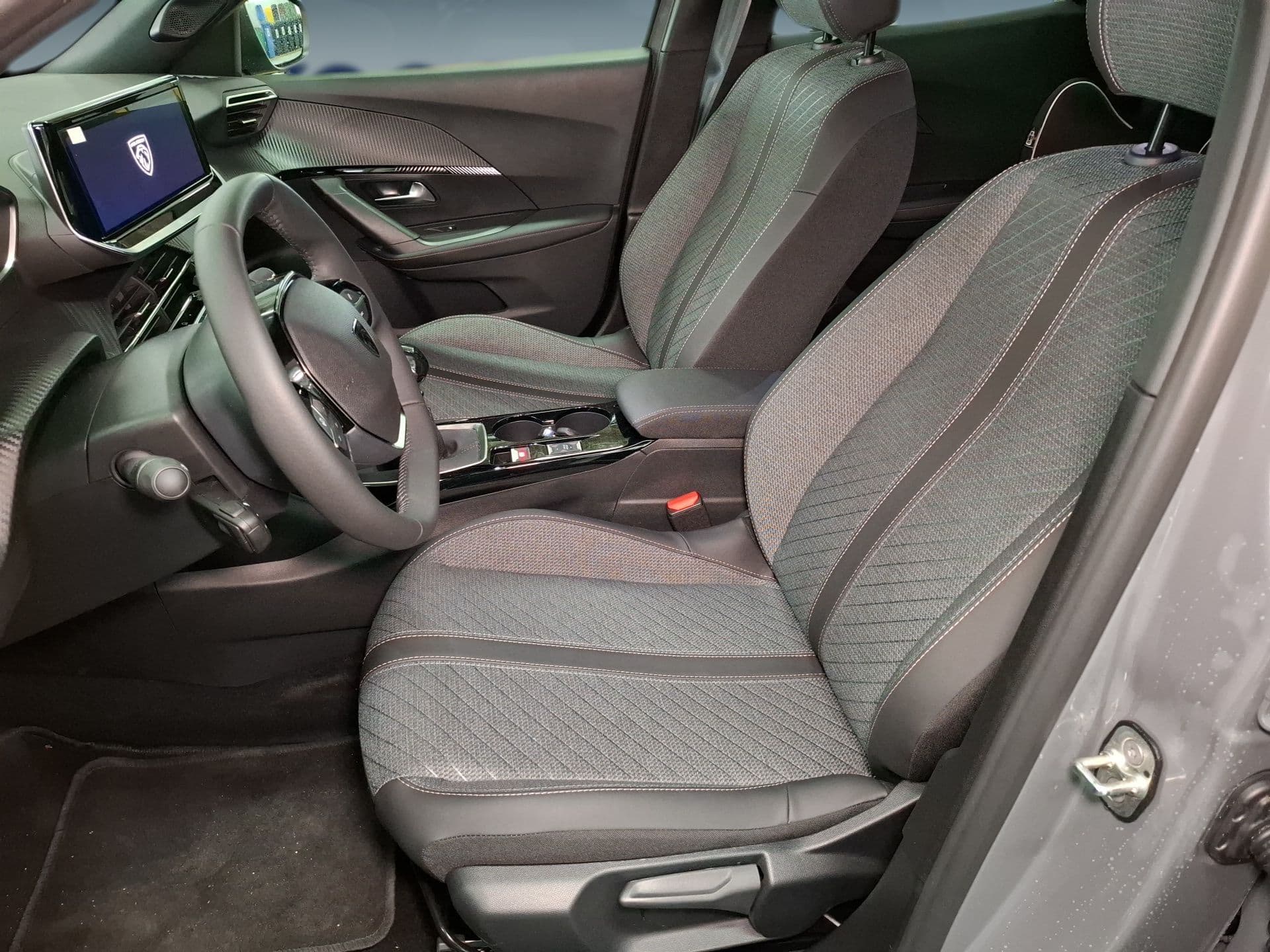 Peugeot 2008 - 11