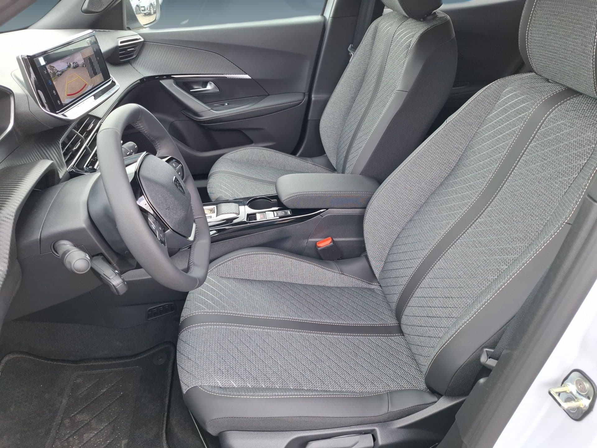 Peugeot 2008 - 11