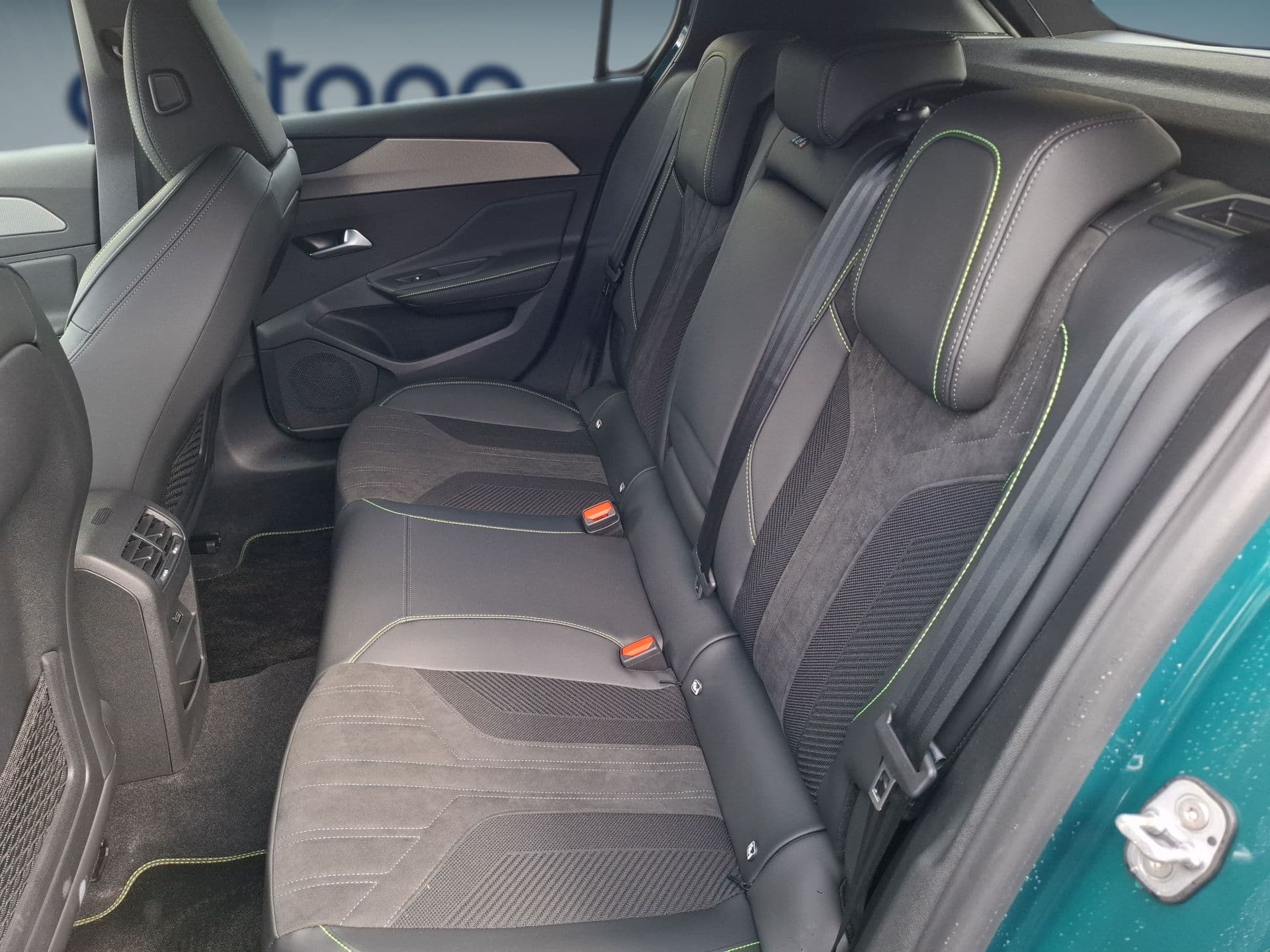Peugeot 308 - 8