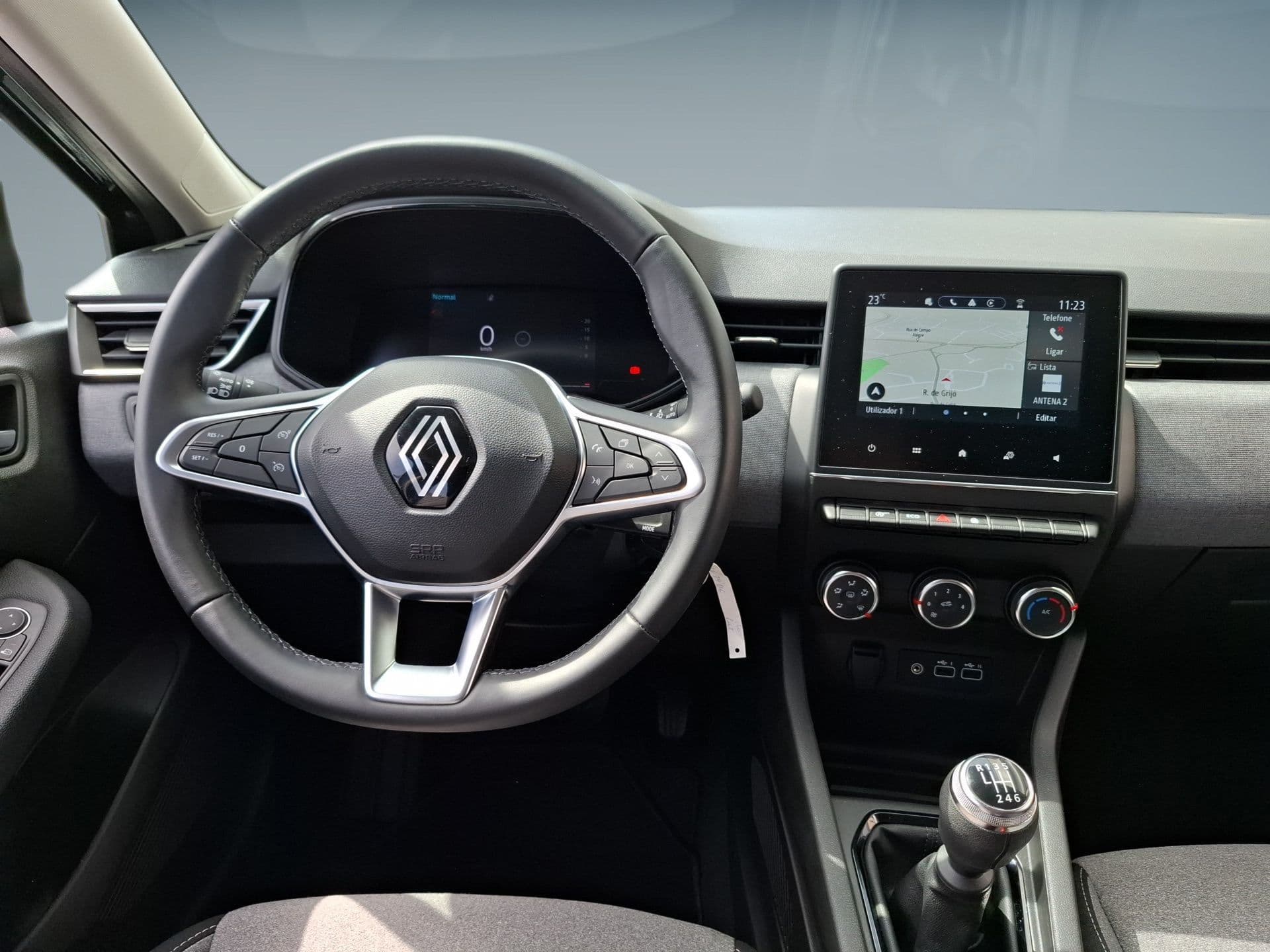 Renault Clio - 11