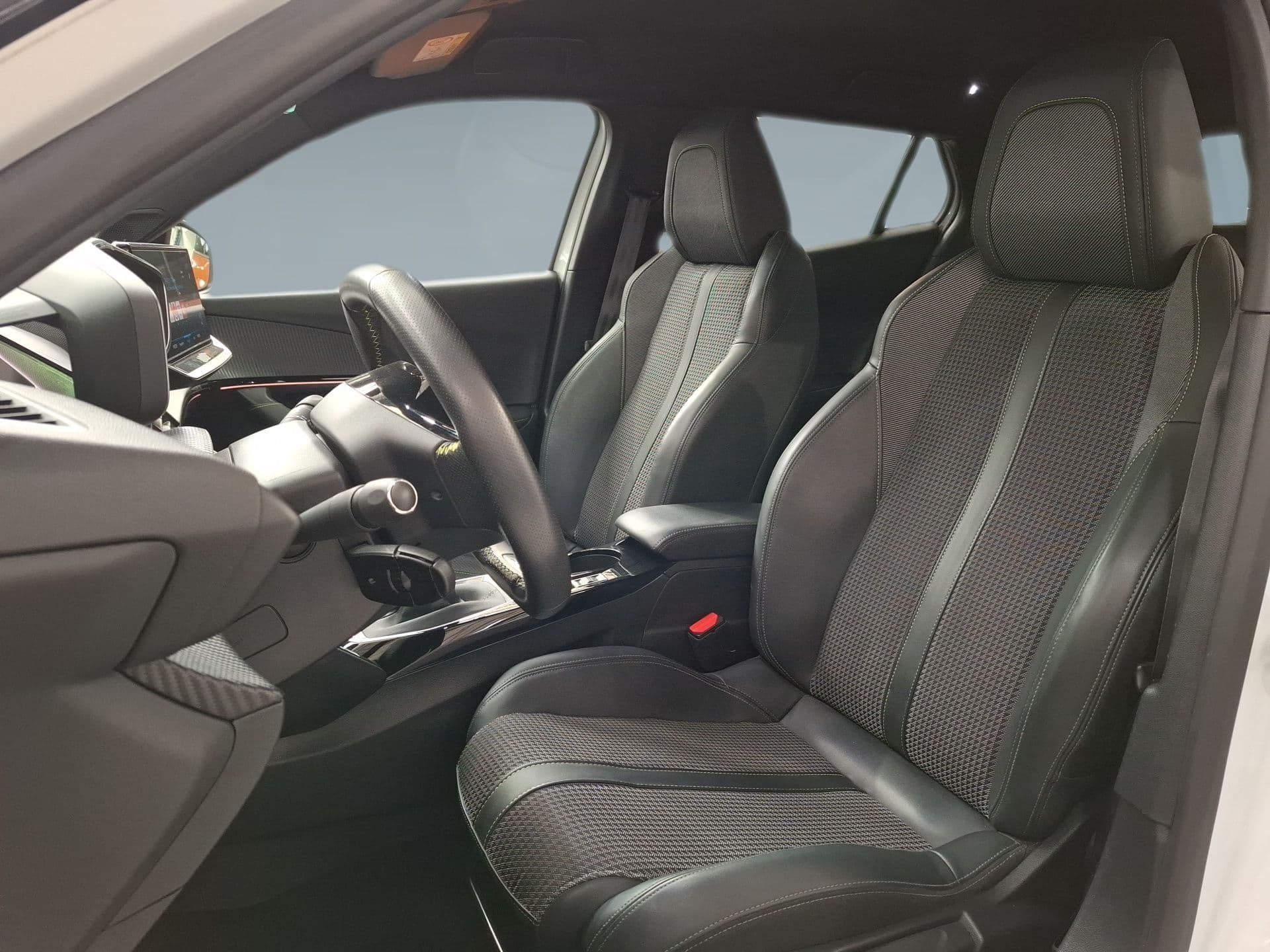 Peugeot 2008 - 11