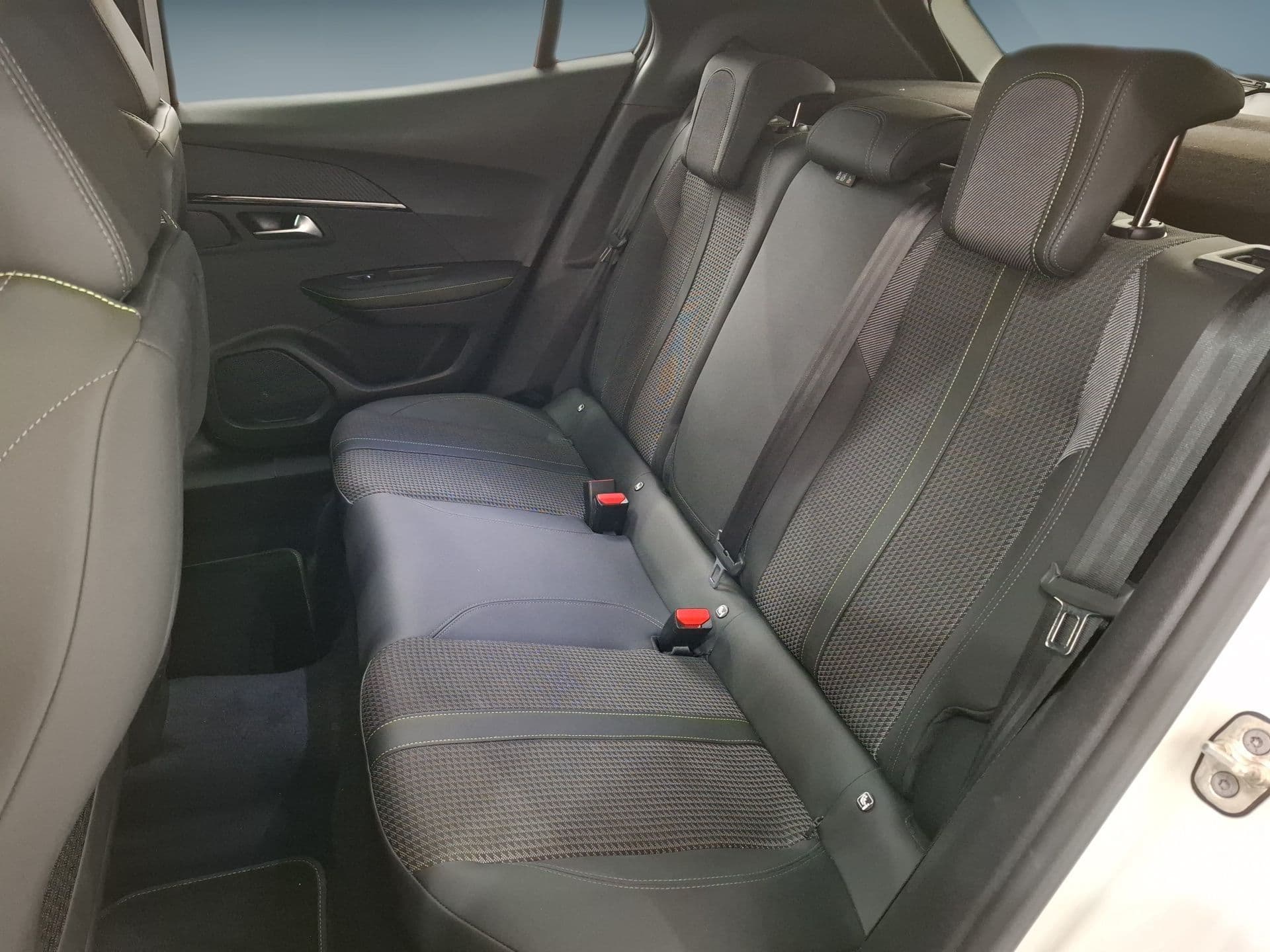Peugeot 2008 - 12