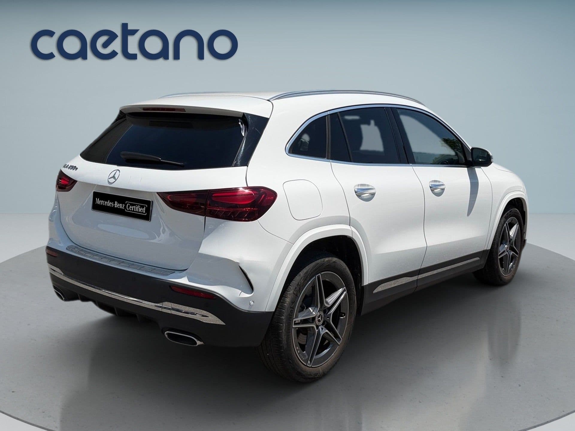 Mercedes-Benz GLA - 2
