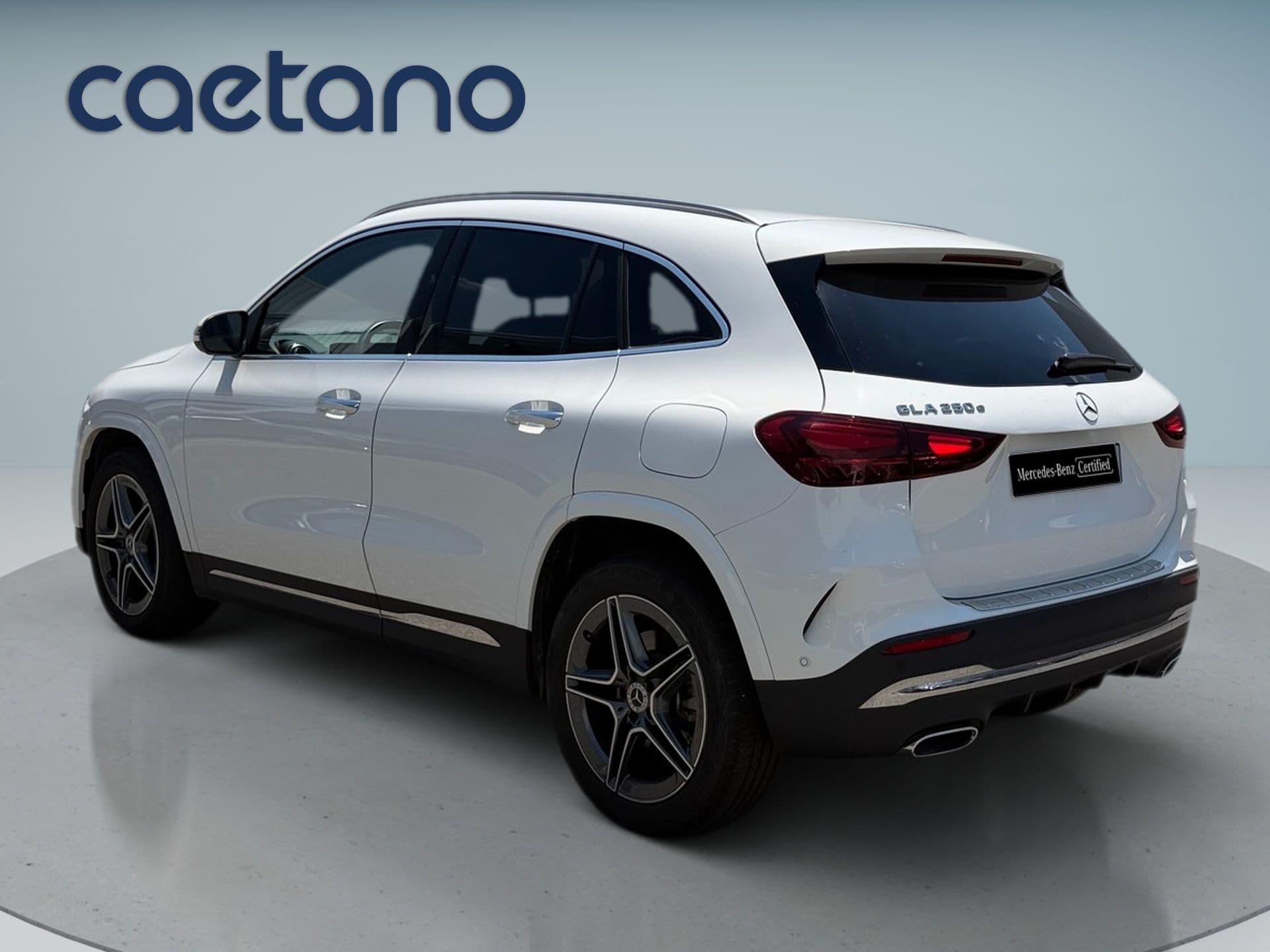 Mercedes-Benz GLA - 5