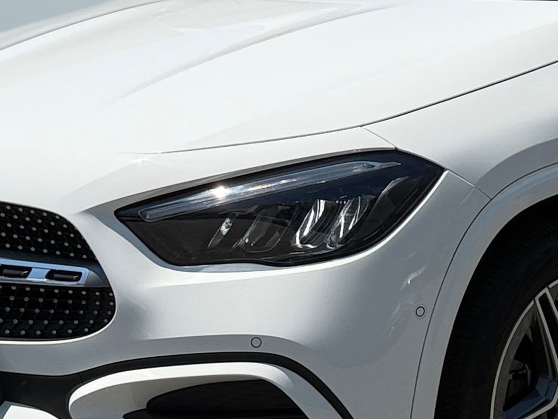 Mercedes-Benz GLA - 10