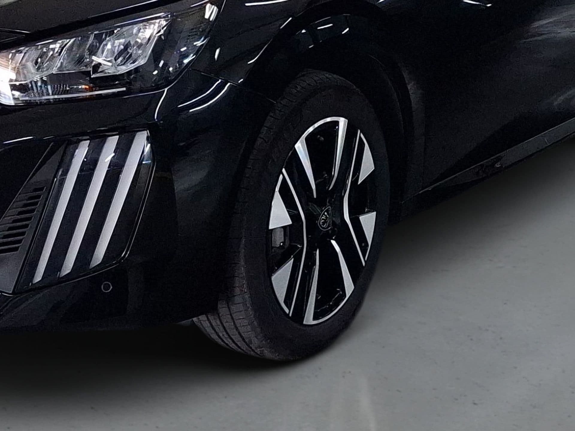 Peugeot 208 - 4