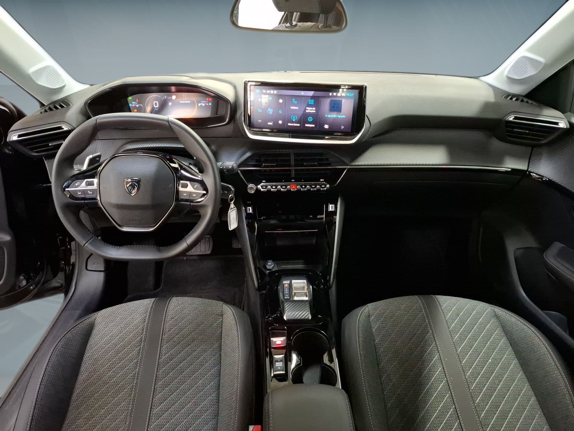 Peugeot 208 - 12