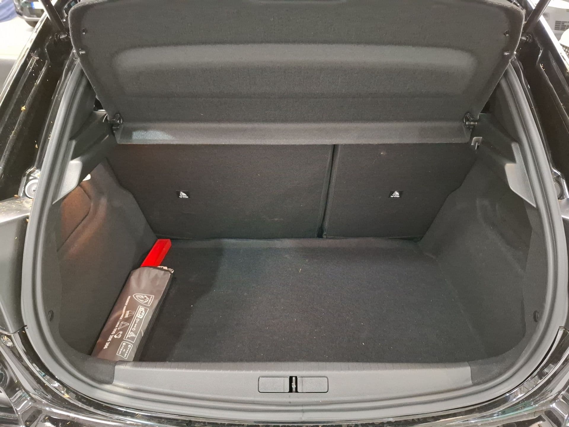 Peugeot 208 - 7