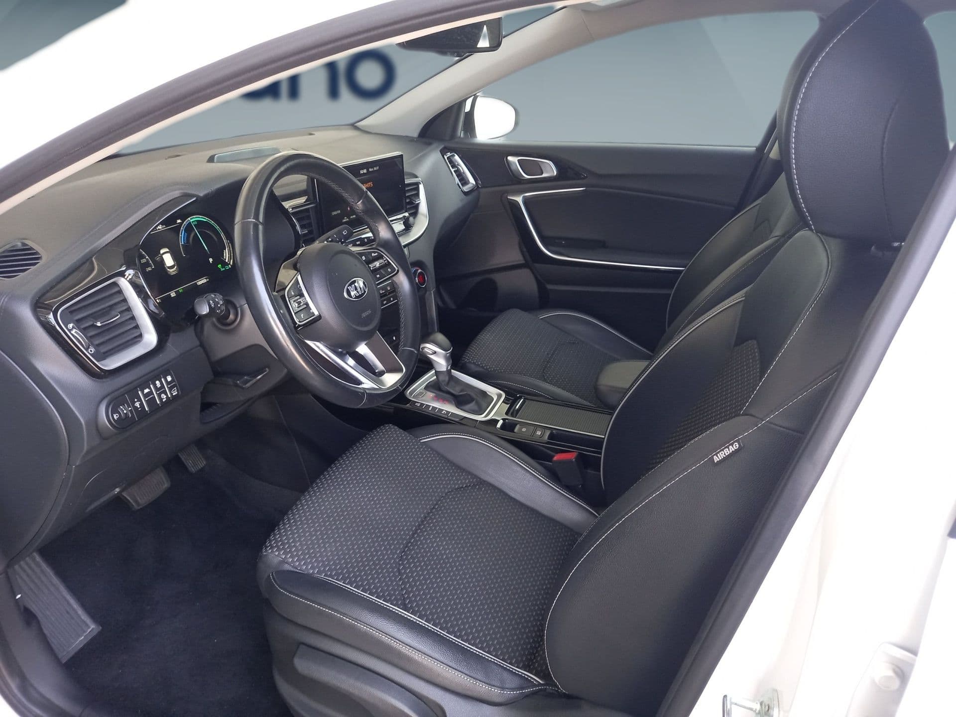 Kia XCeed - 8