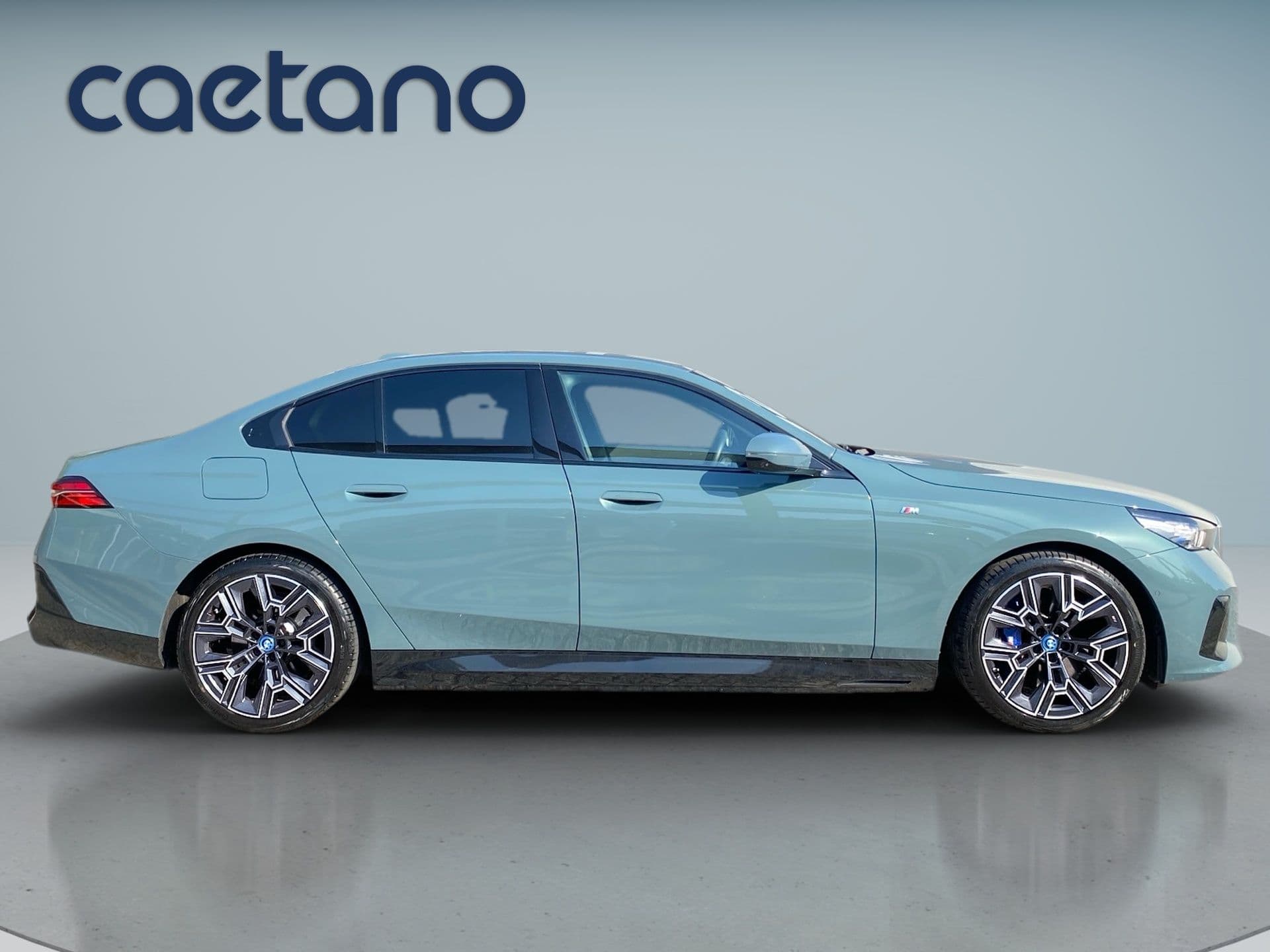 BMW i5 - 5