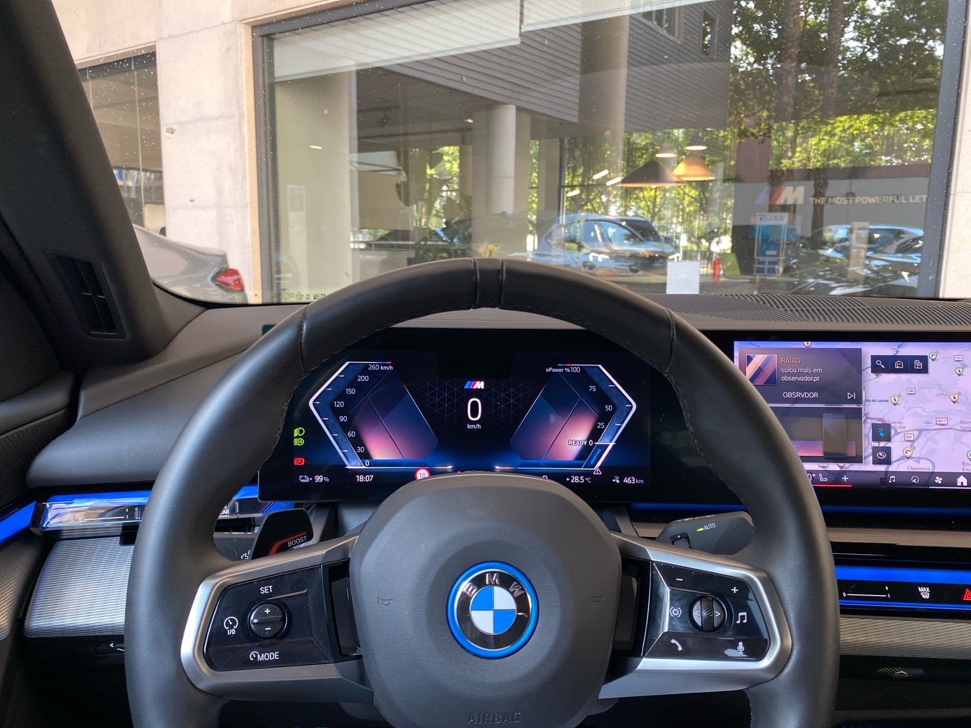 BMW i5 - 12