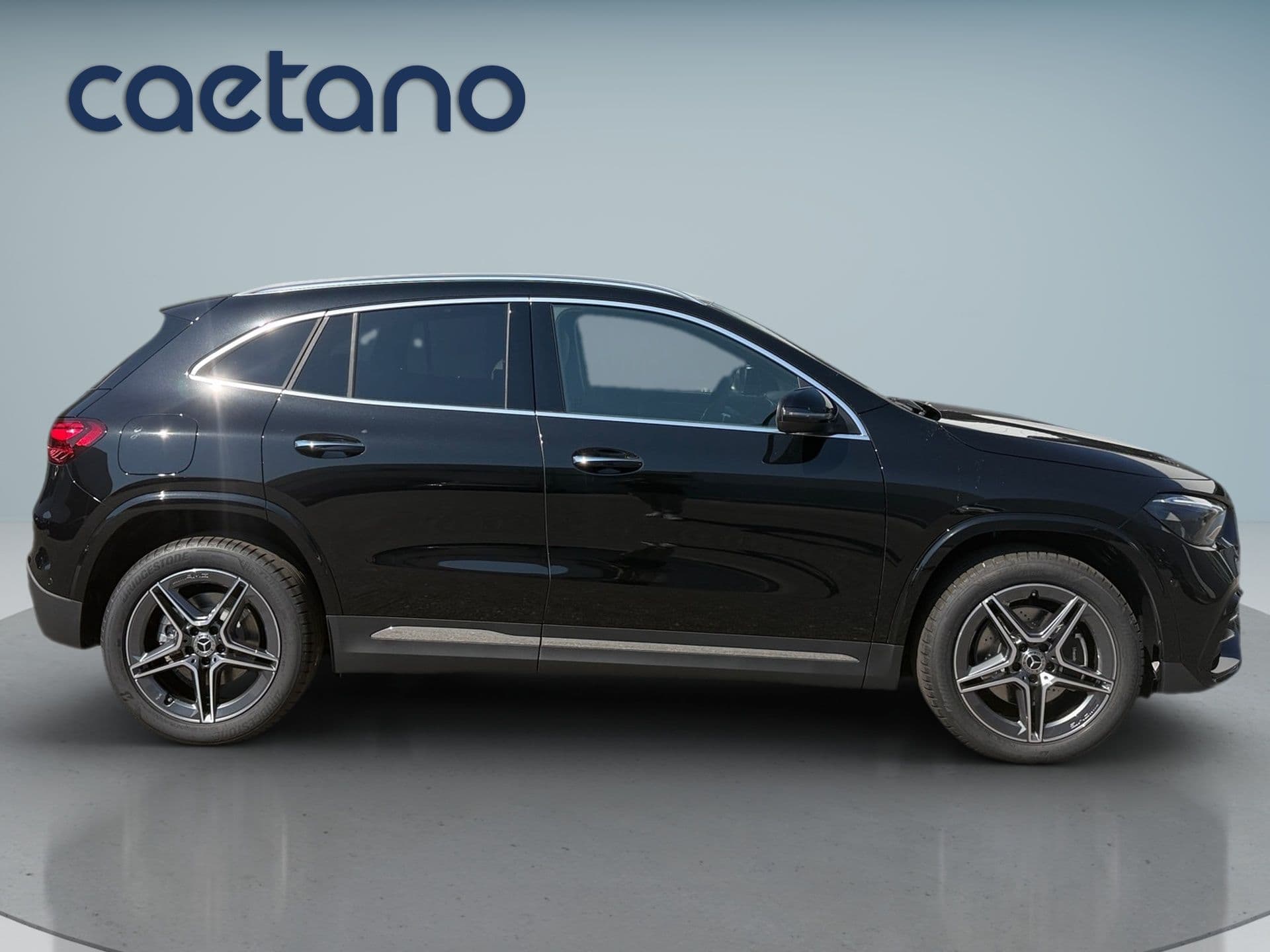Mercedes-Benz GLA - 5