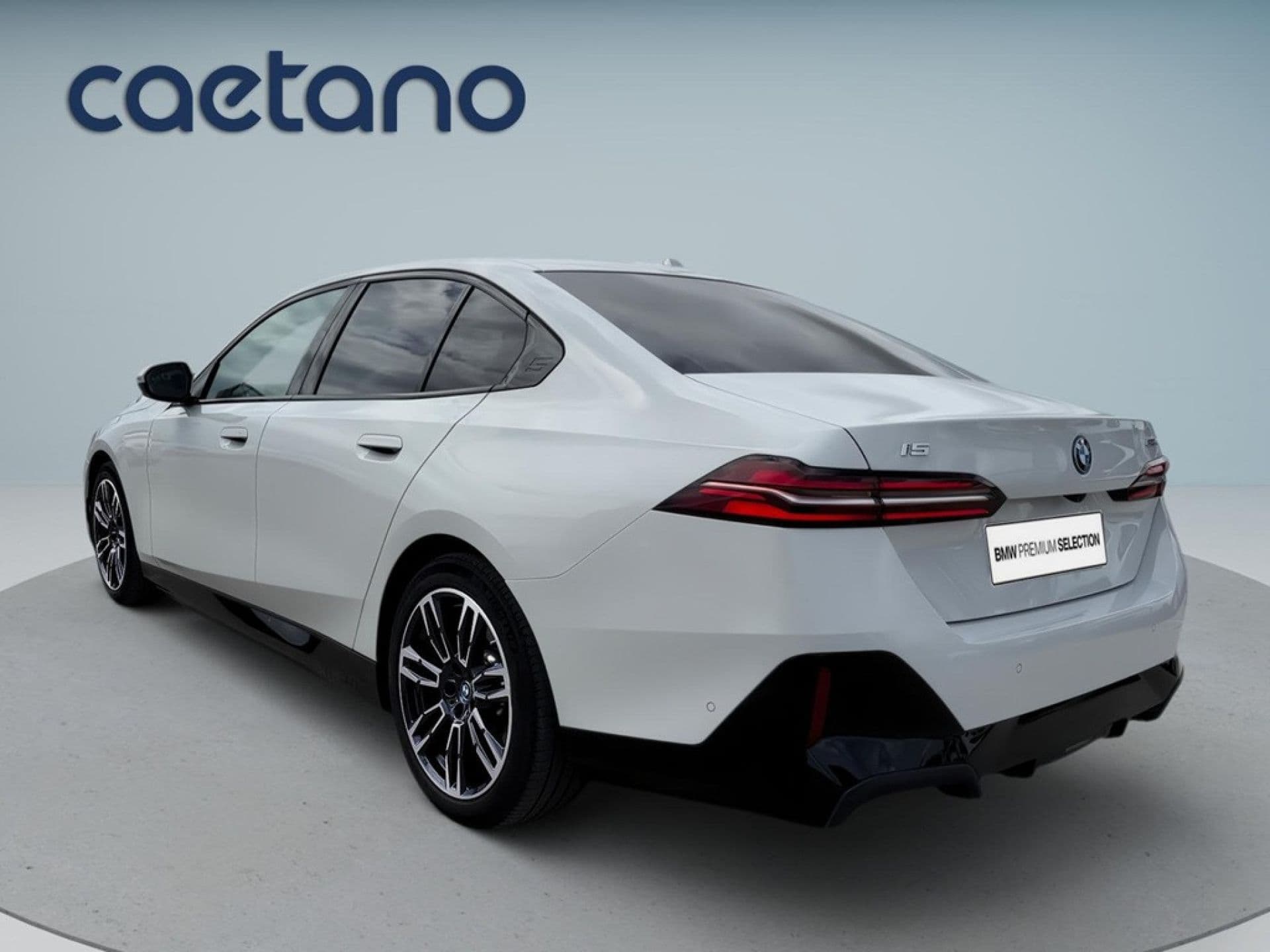 BMW i5 - 5