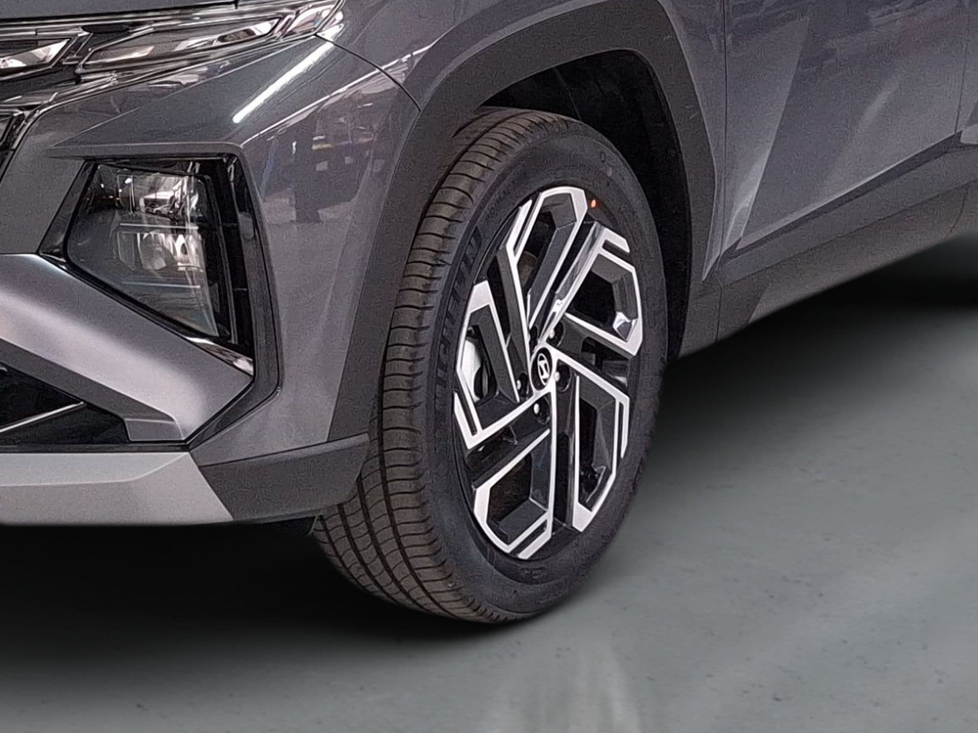 Hyundai Tucson - 2
