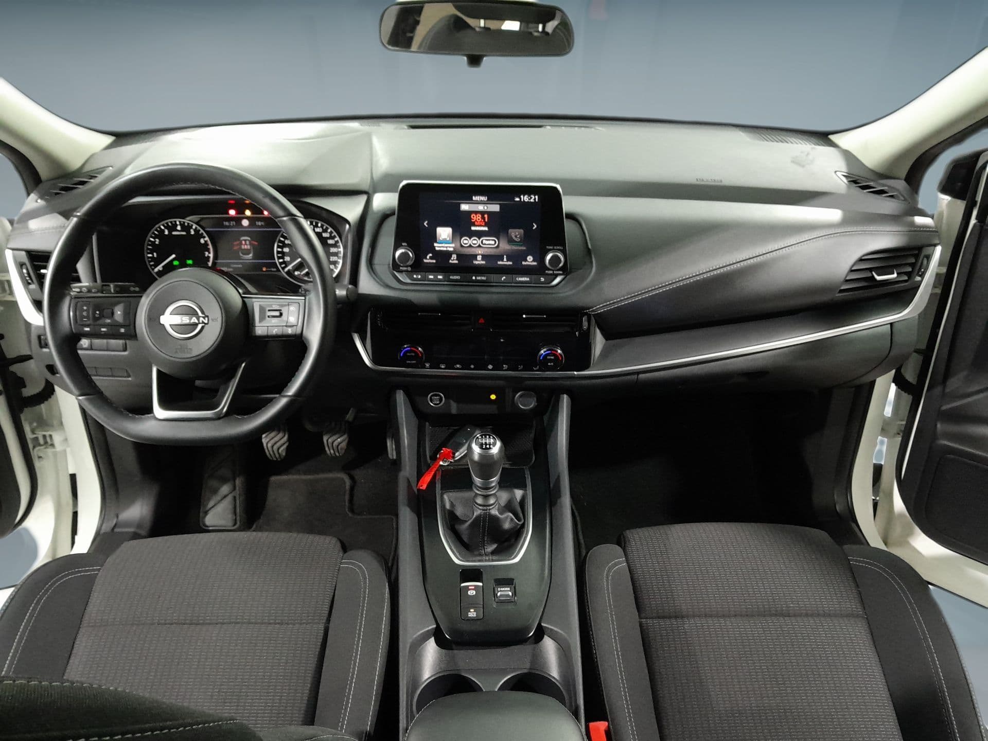 Nissan Qashqai - 11