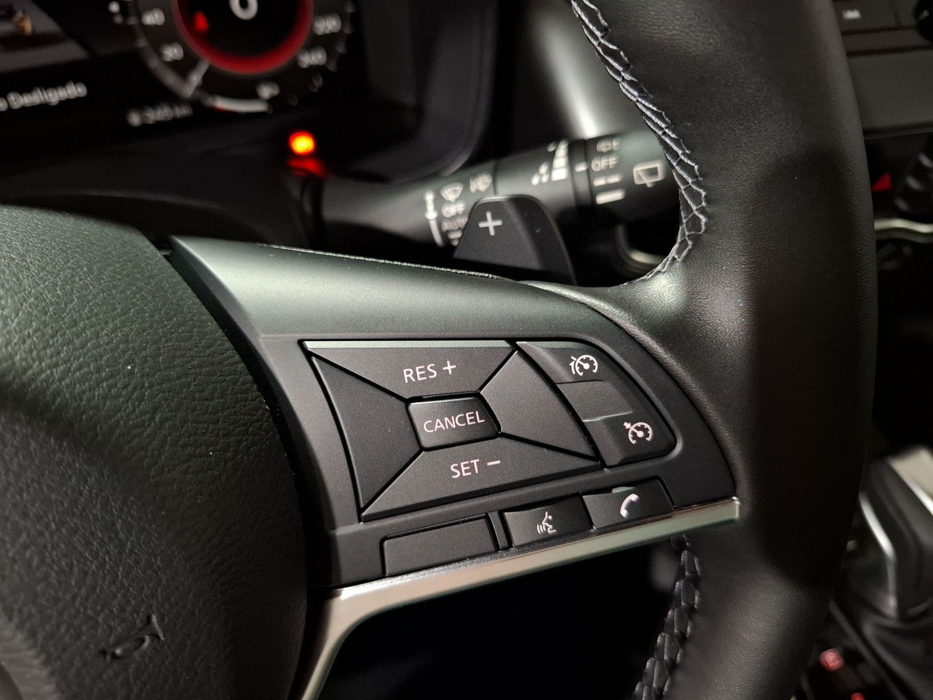Nissan JUKE - 12