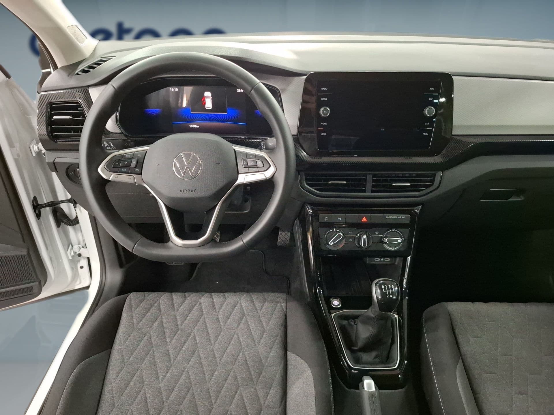 Volkswagen T-Cross - 12