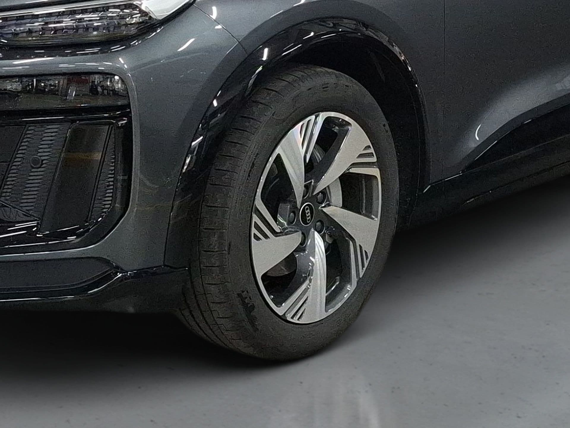 Audi Q6 e-tron - 4