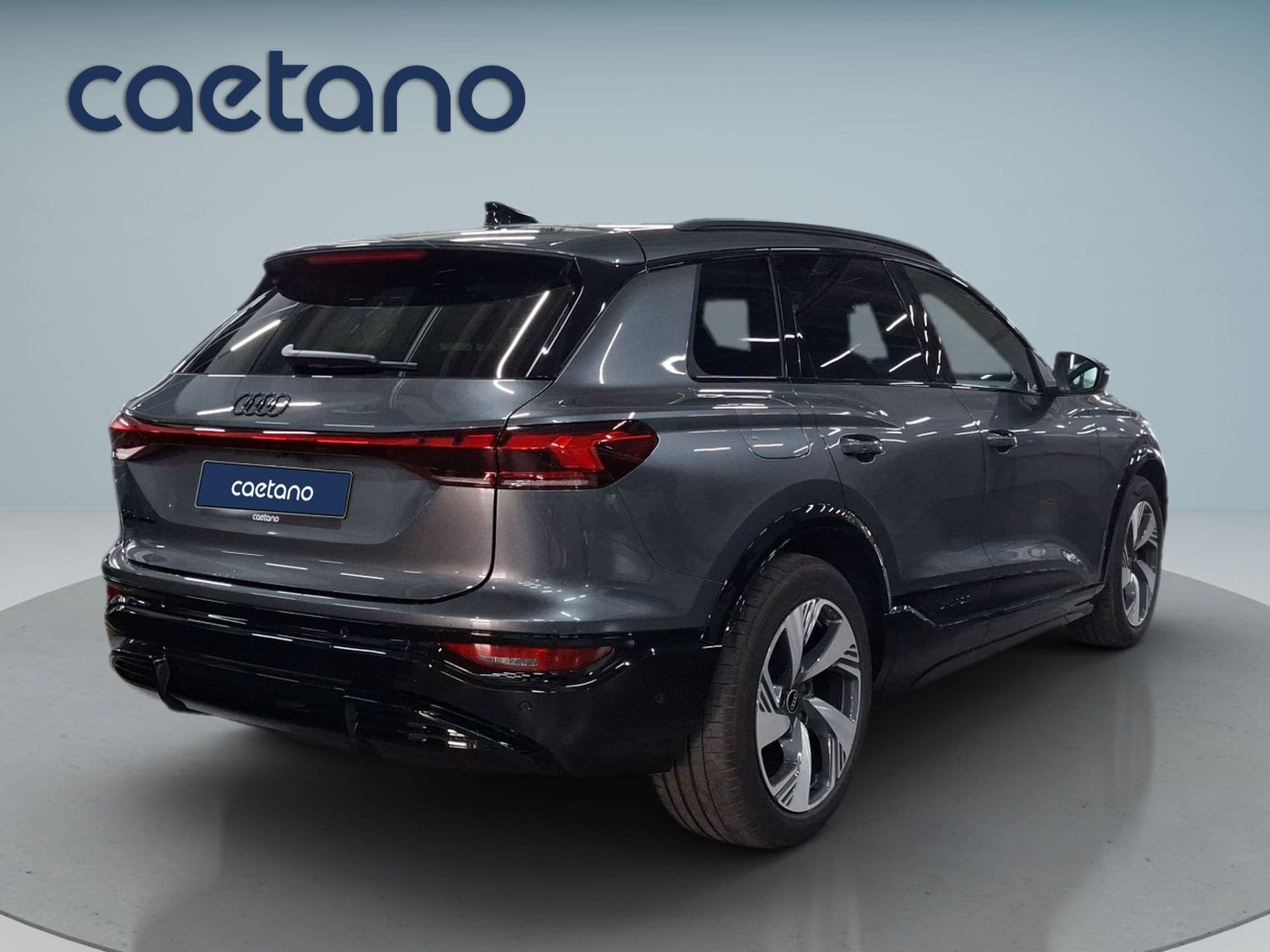 Audi Q6 e-tron - 8