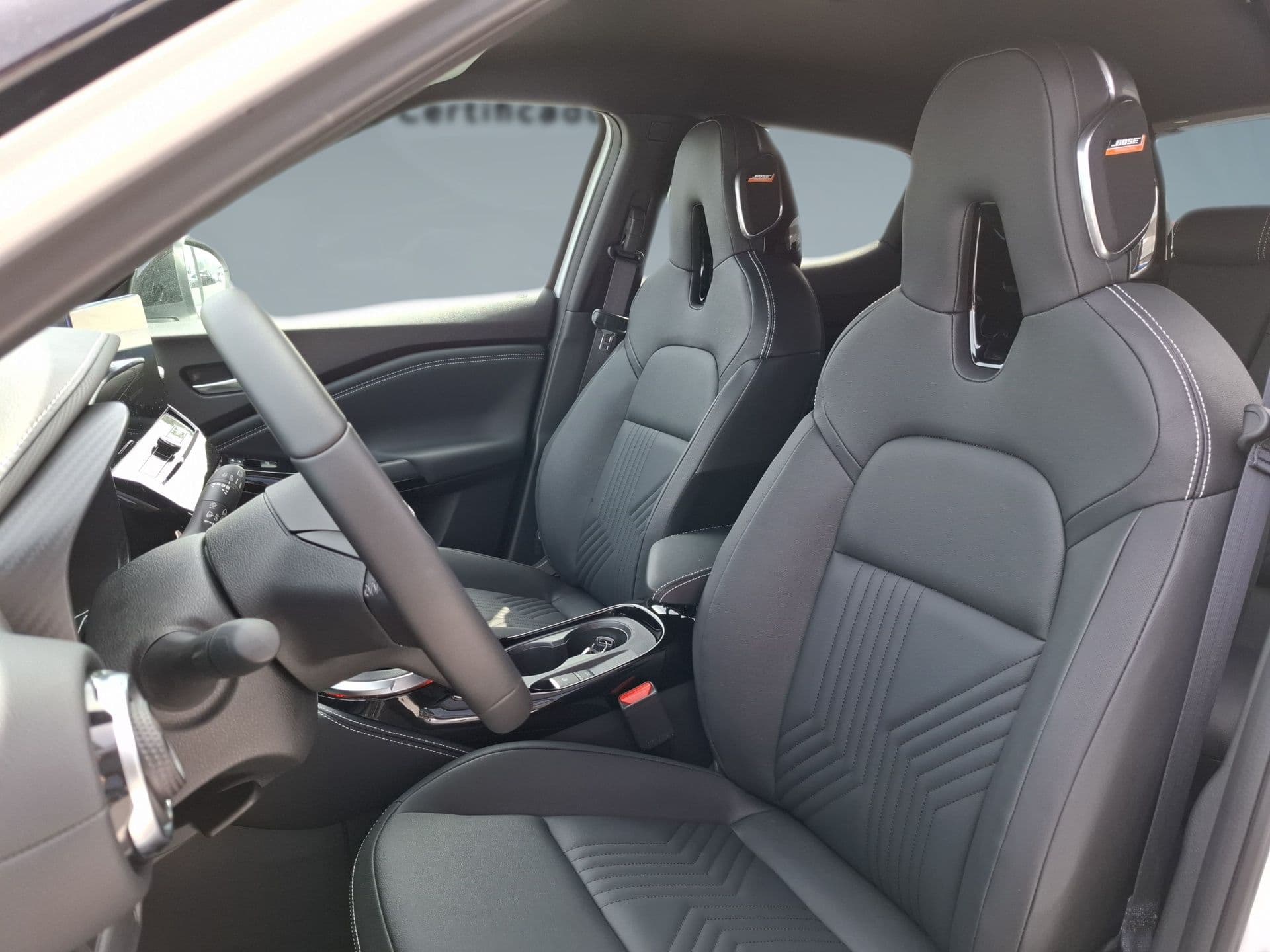 Nissan JUKE - 11