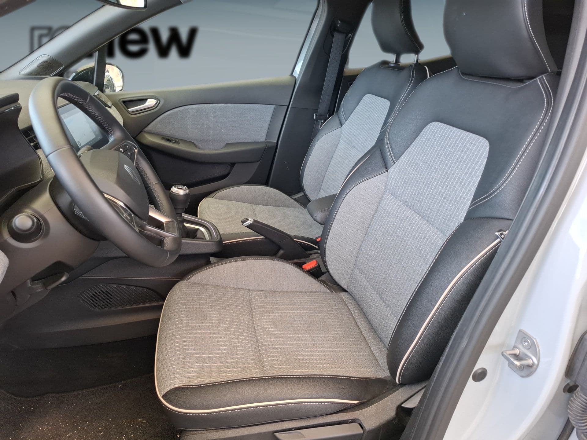 Renault Clio - 11