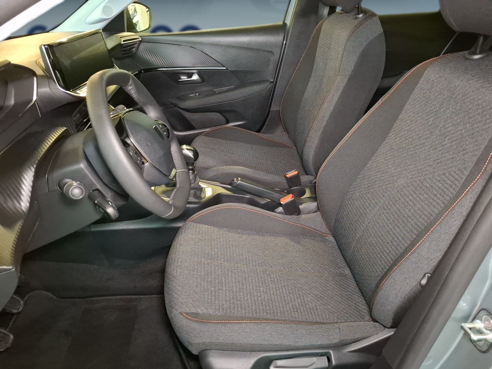 Peugeot 208 - 11