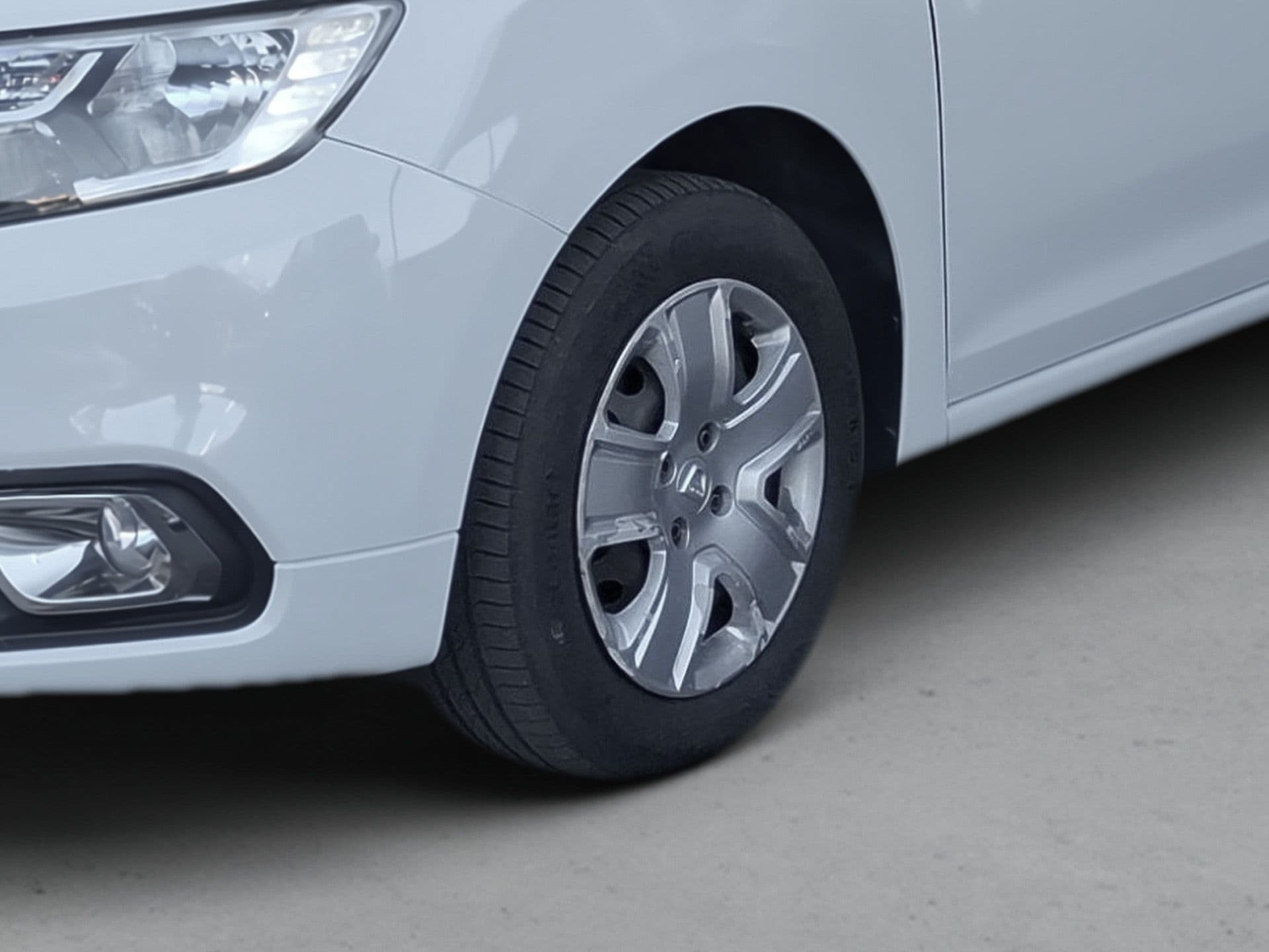 Dacia Logan - 4