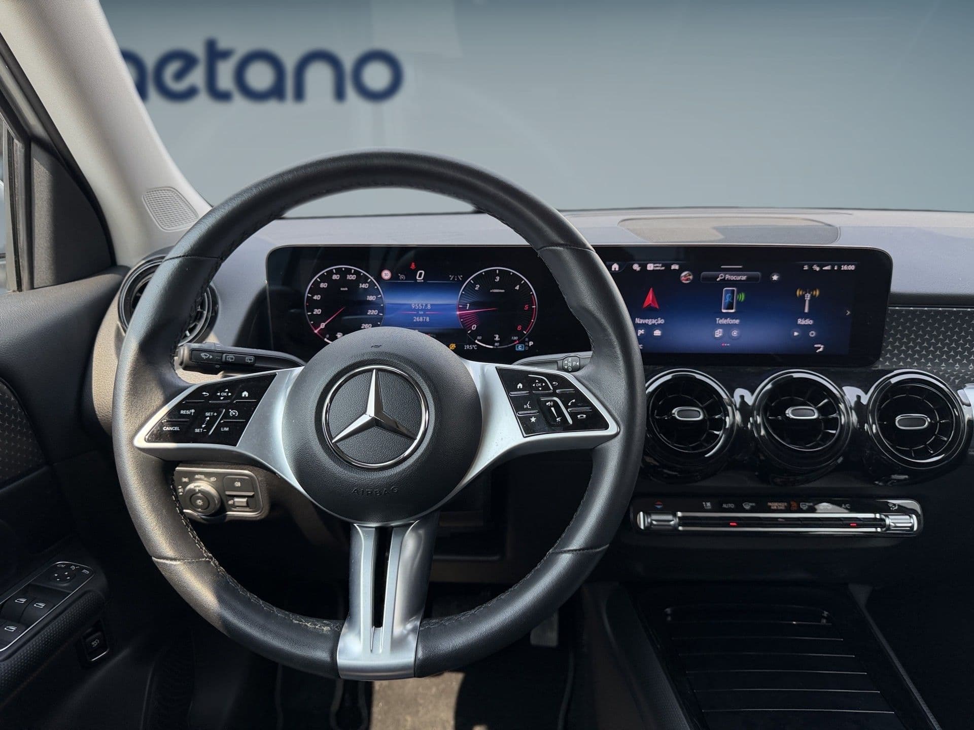 Mercedes-Benz GLB - 10