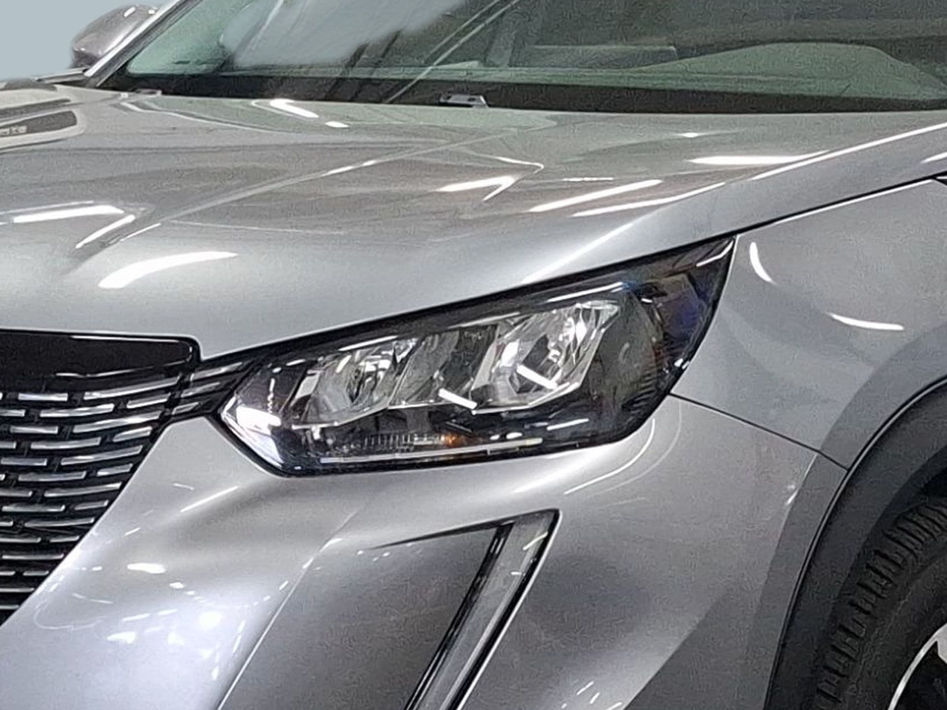 Peugeot 2008 - 4