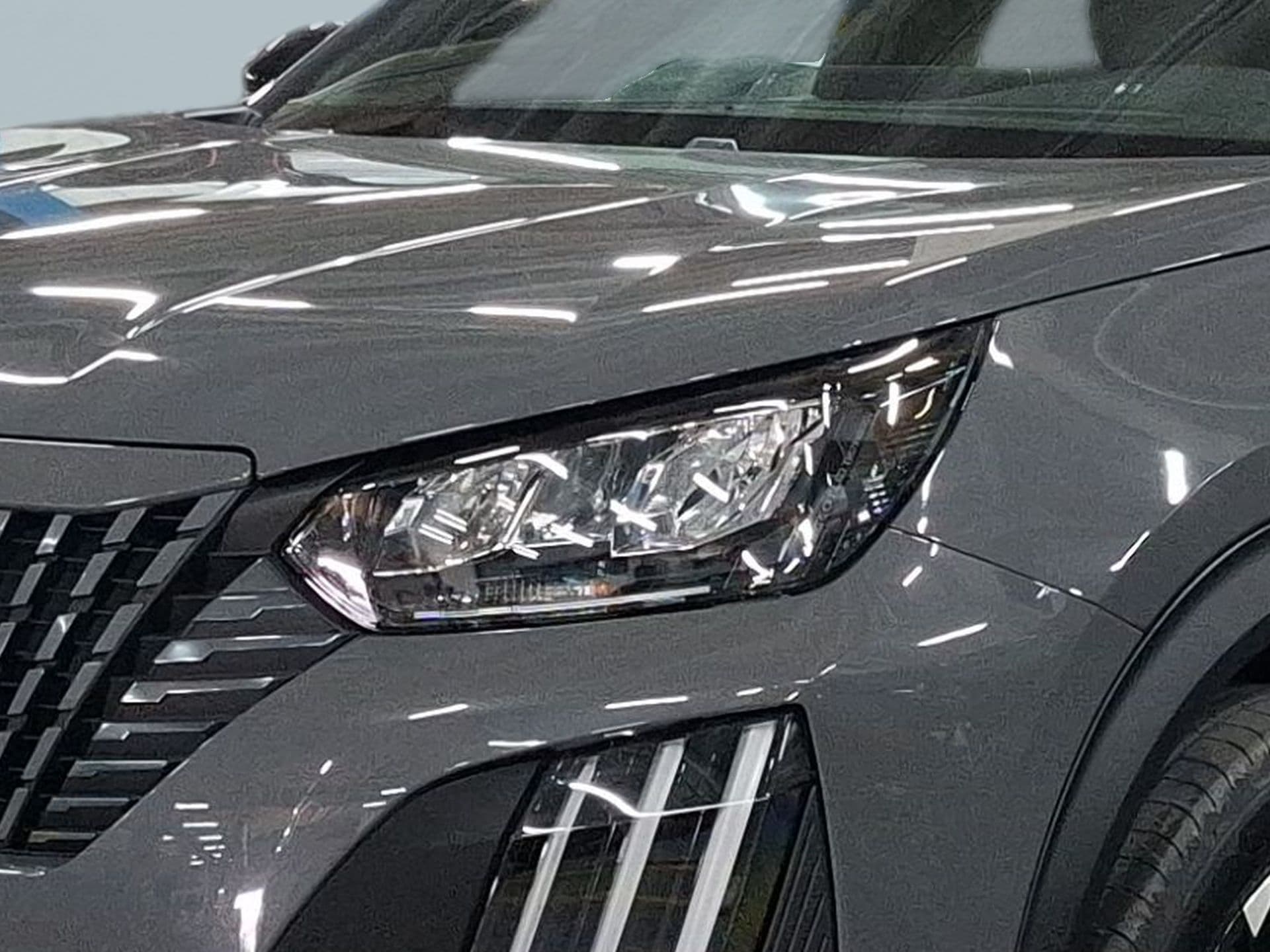 Peugeot E-2008 - 2