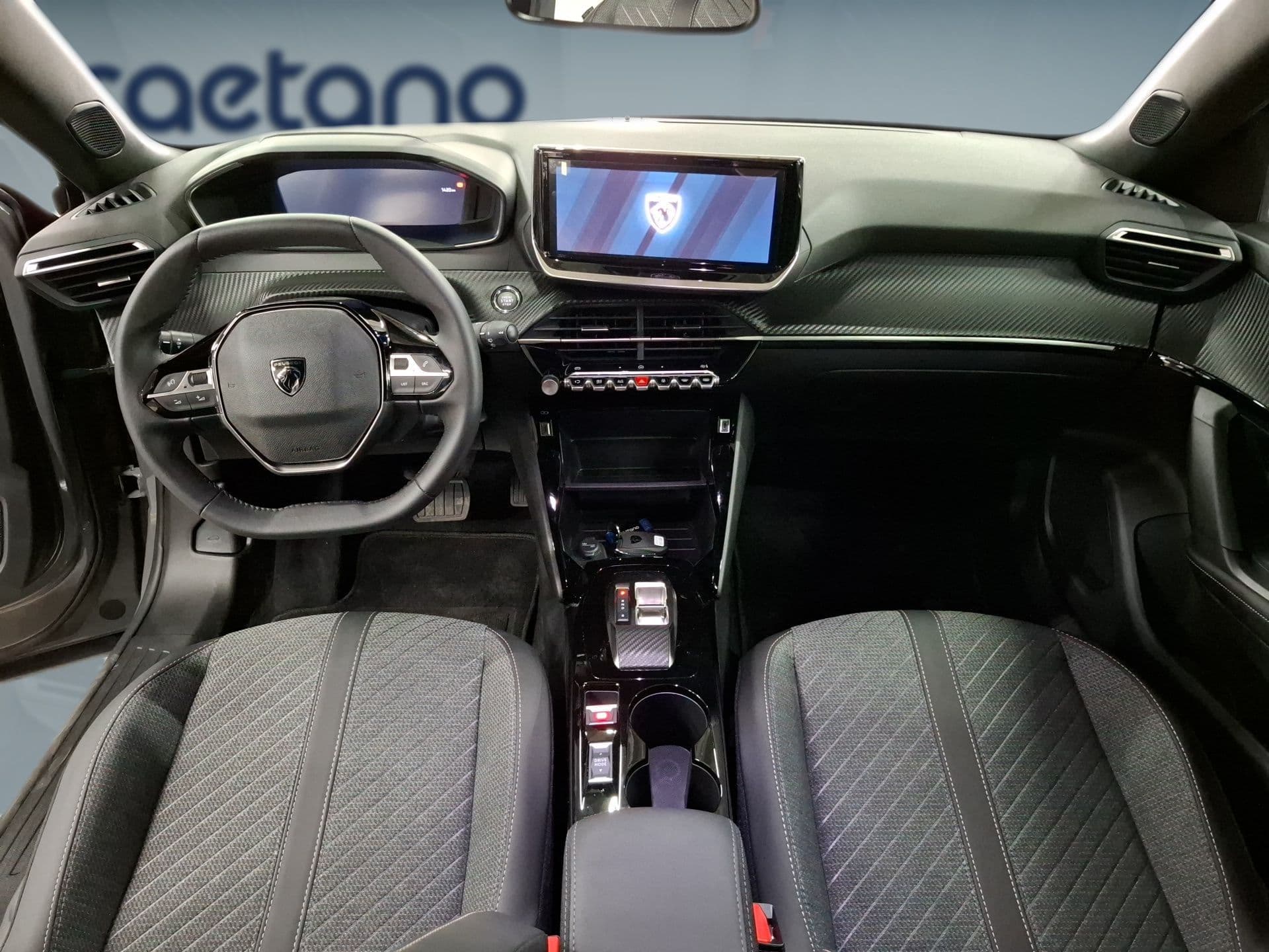 Peugeot E-2008 - 8