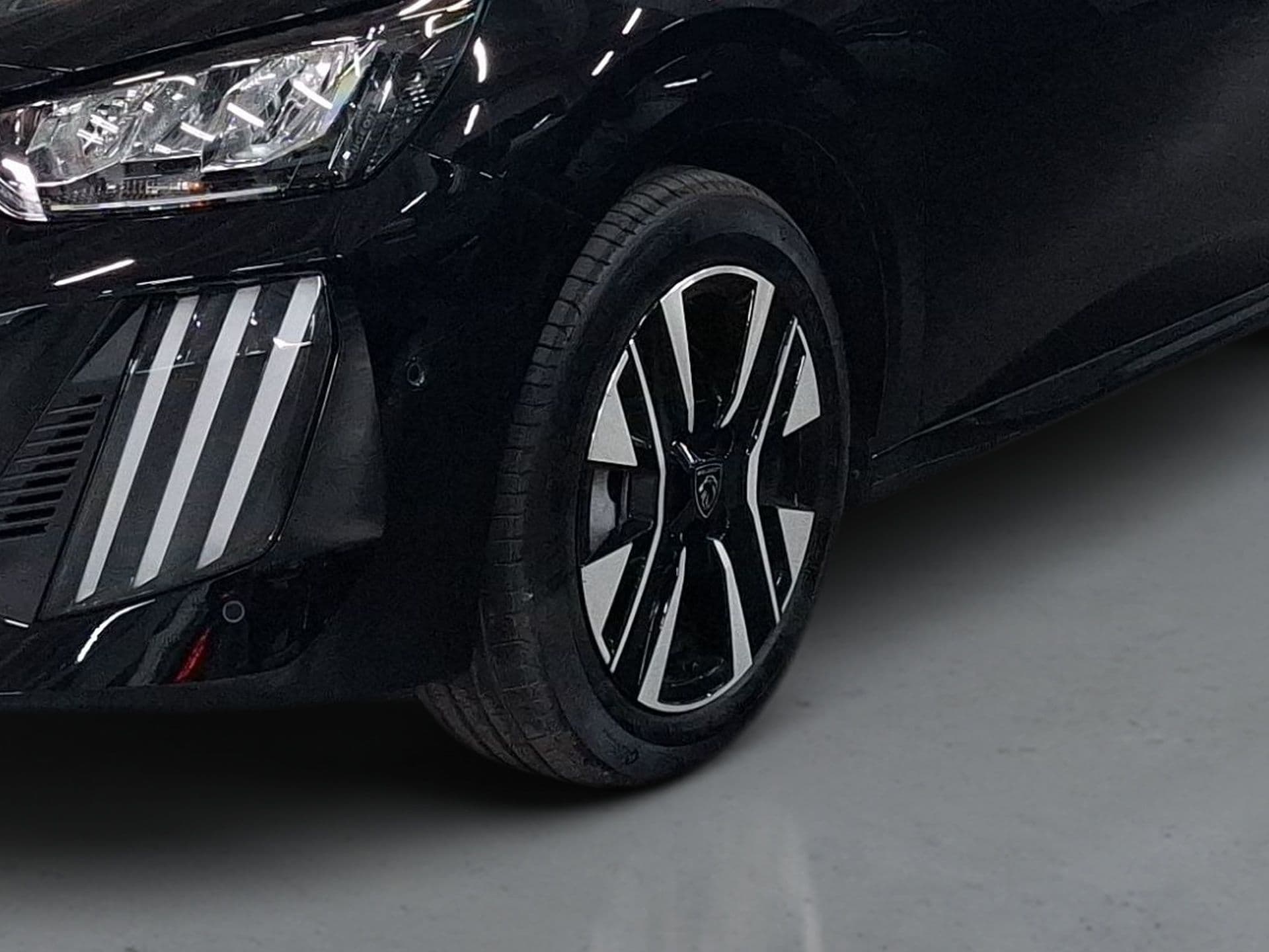 Peugeot 208 - 3