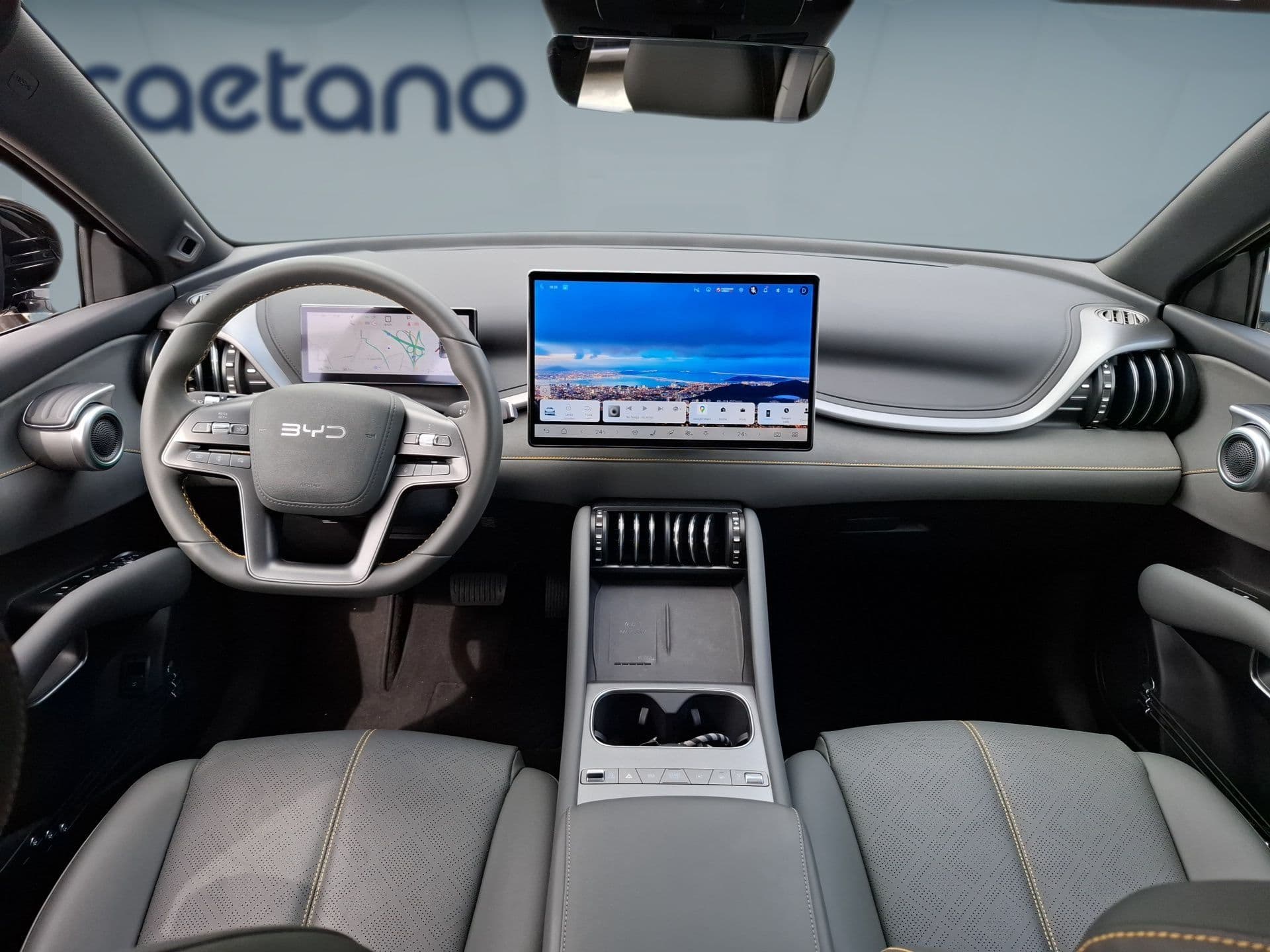BYD ATTO 3 - 12