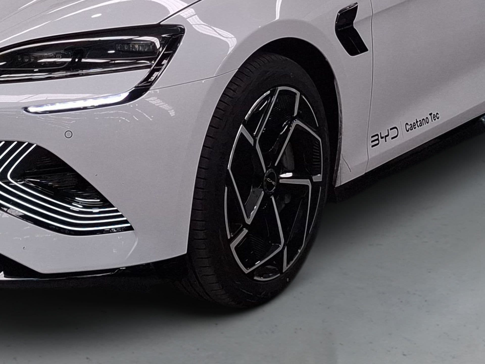 BYD SEAL - 4