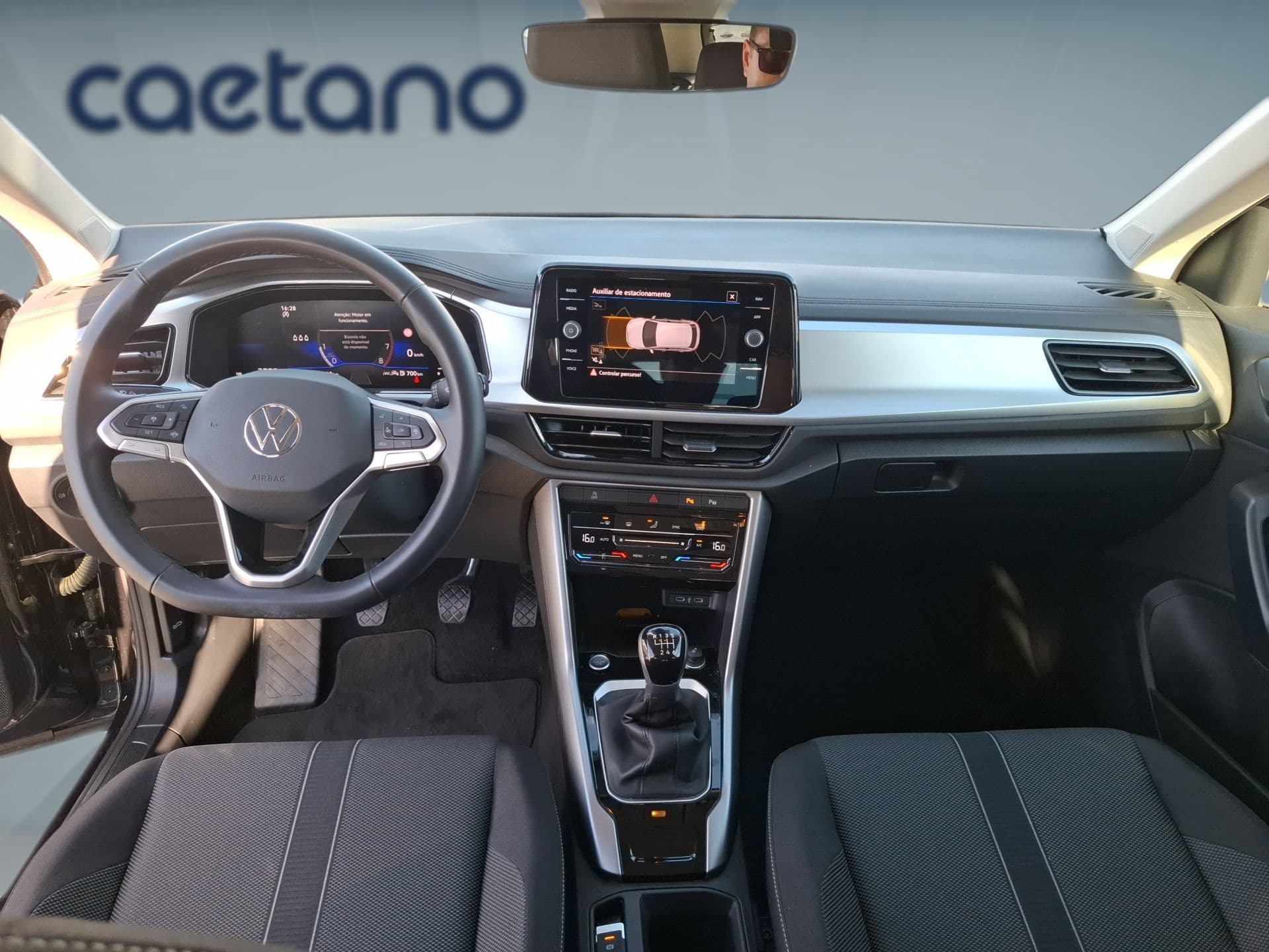 Volkswagen T-Roc - 12