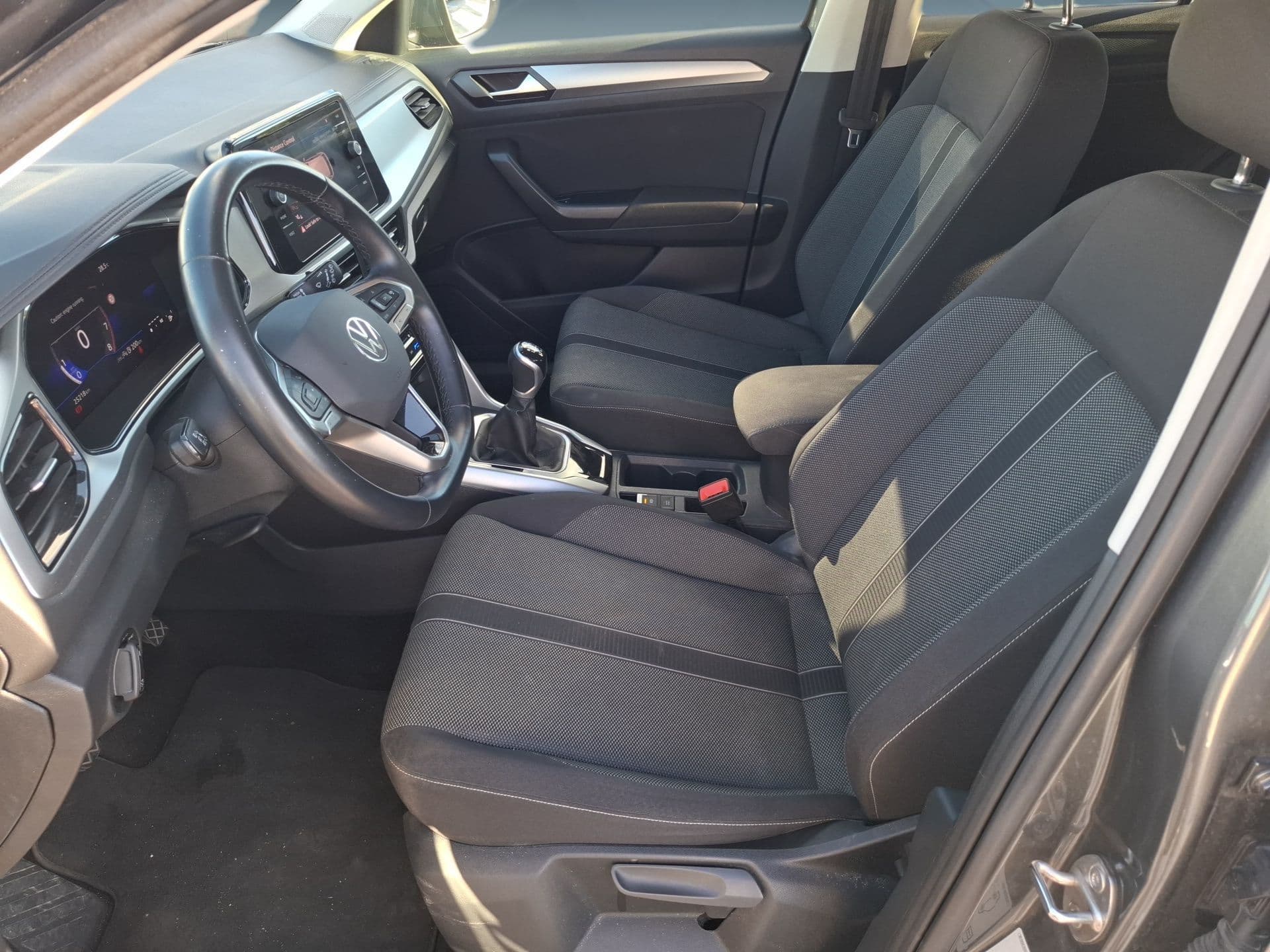 Volkswagen T-Roc - 11