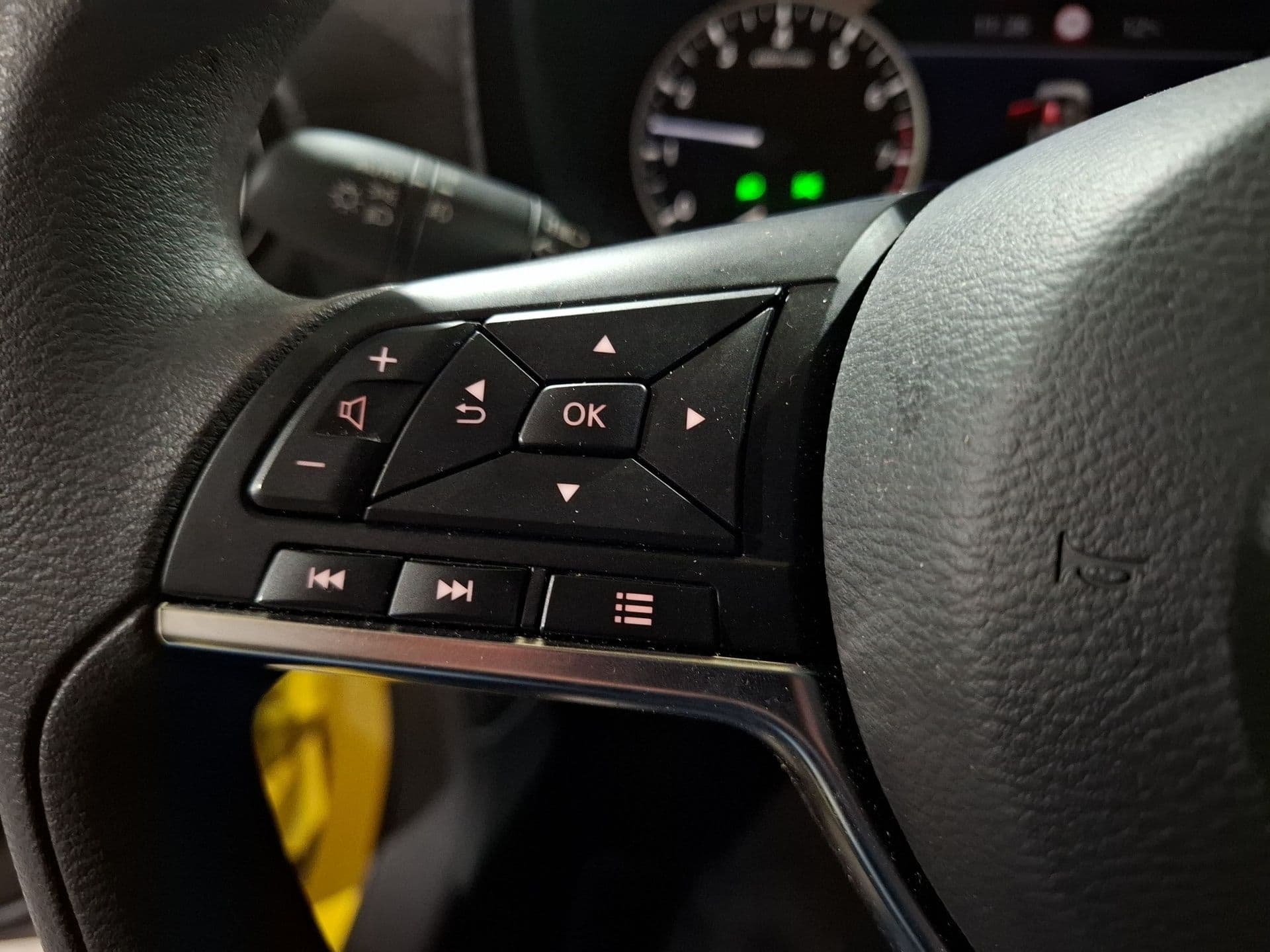 Nissan JUKE - 10