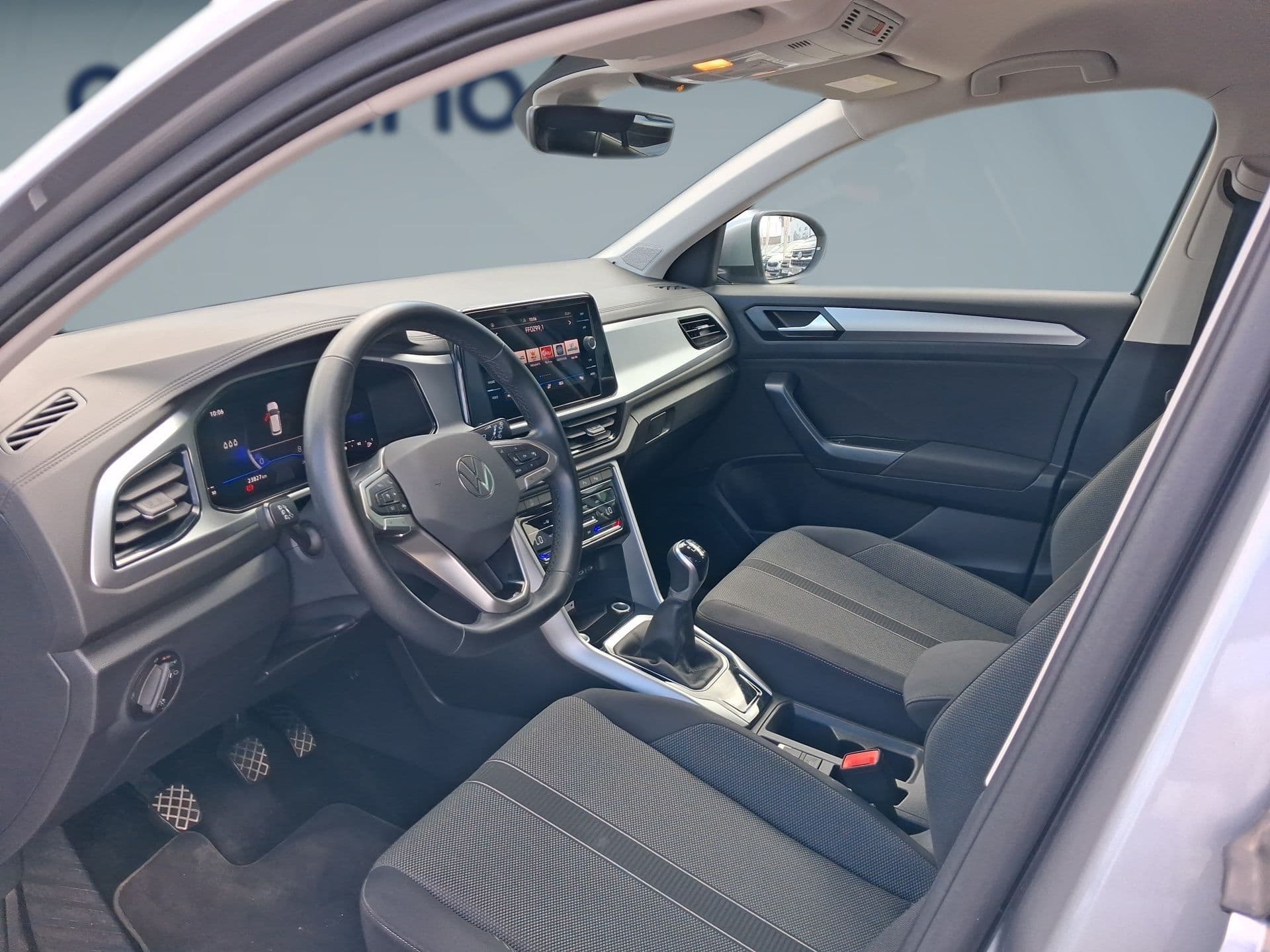 Volkswagen T-Roc - 8