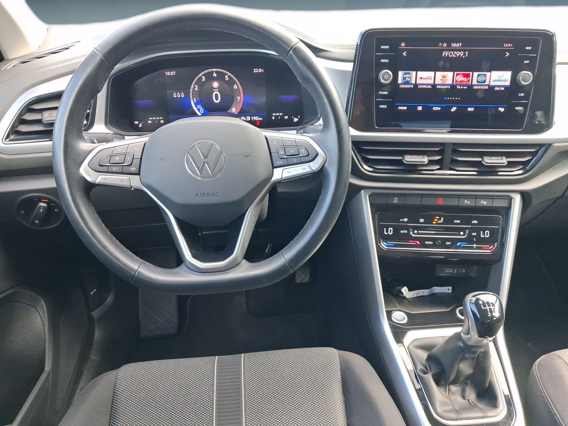 Volkswagen T-Roc - 10