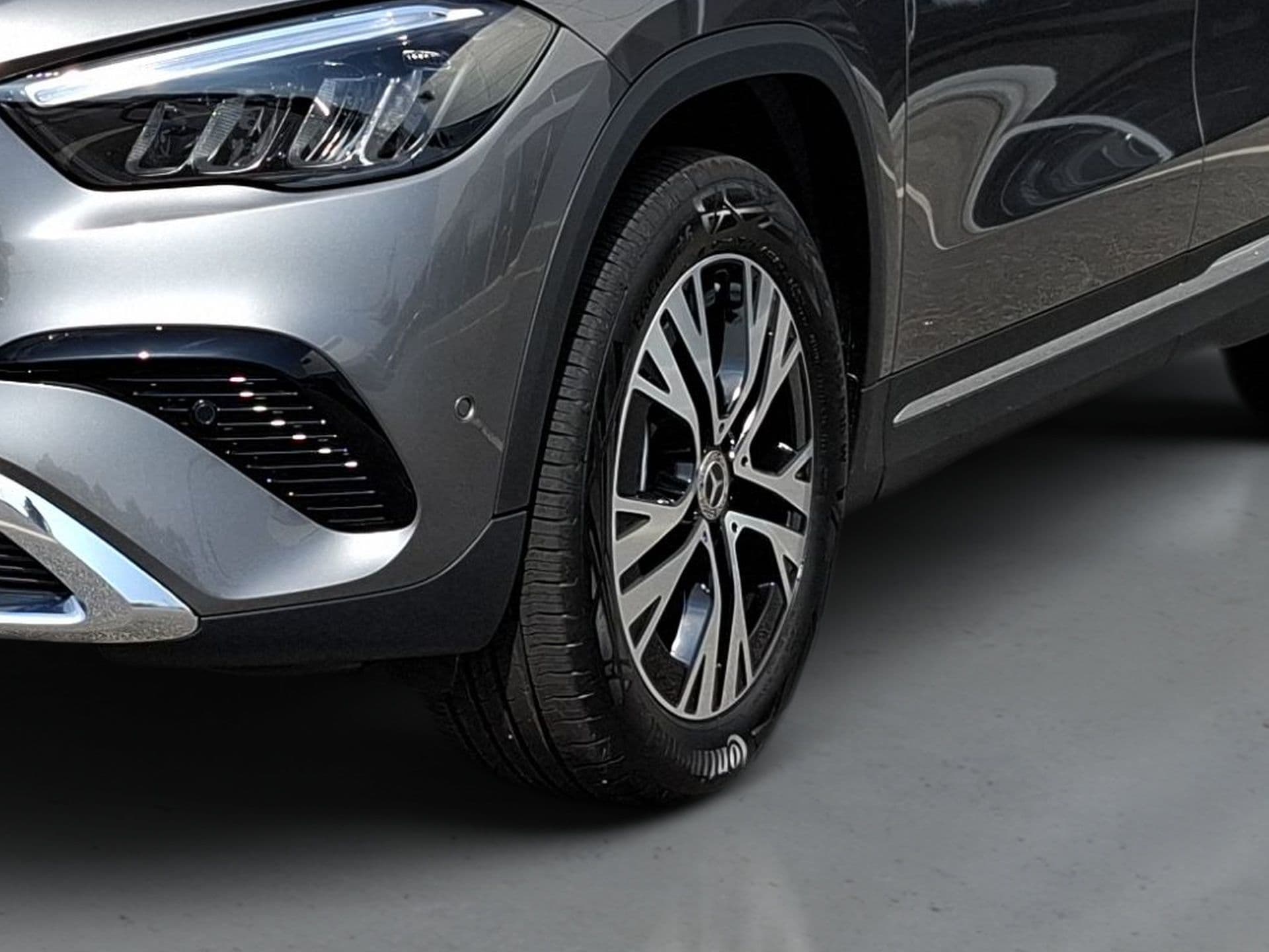 Mercedes-Benz GLA - 2