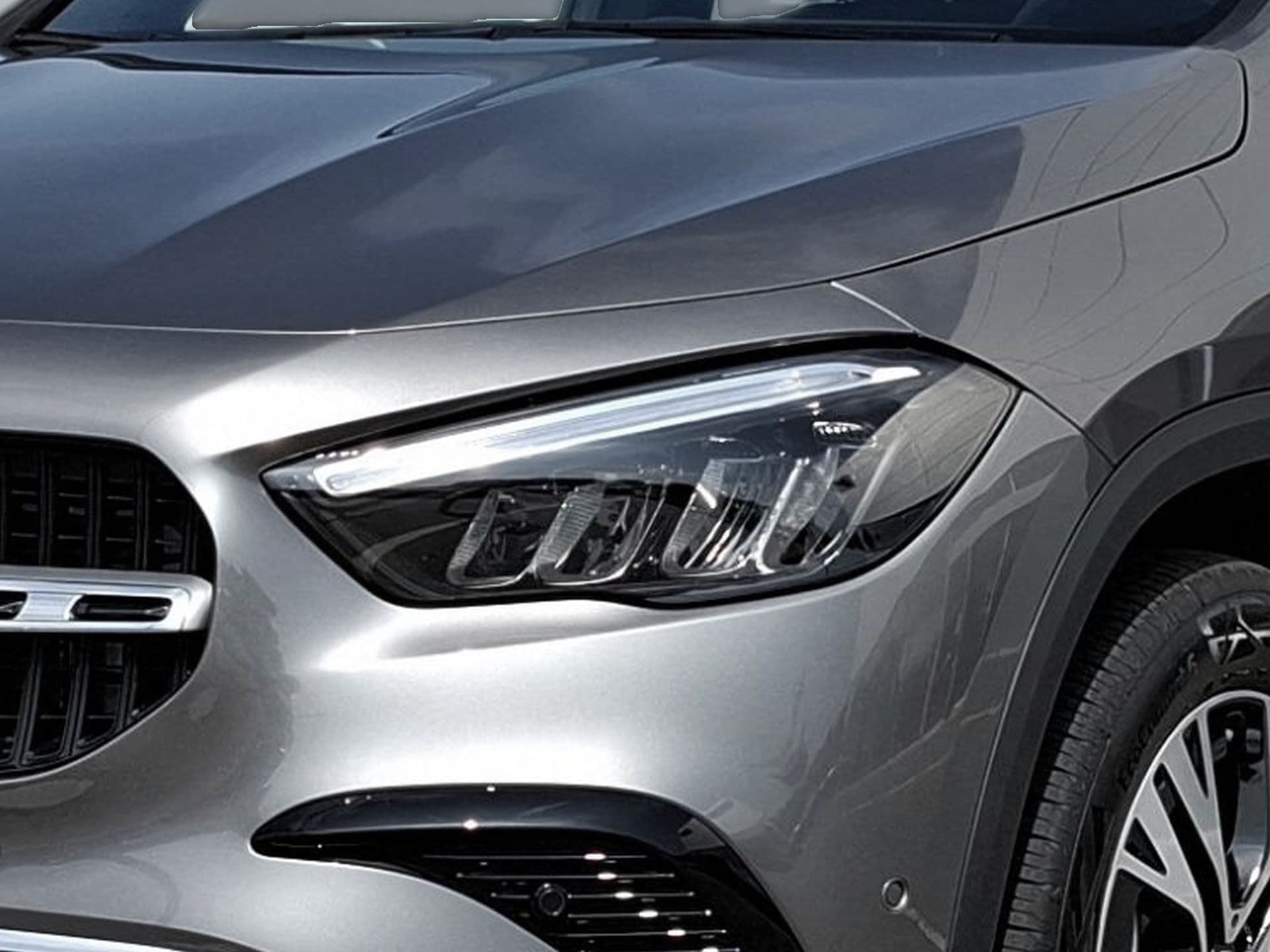 Mercedes-Benz GLA - 4